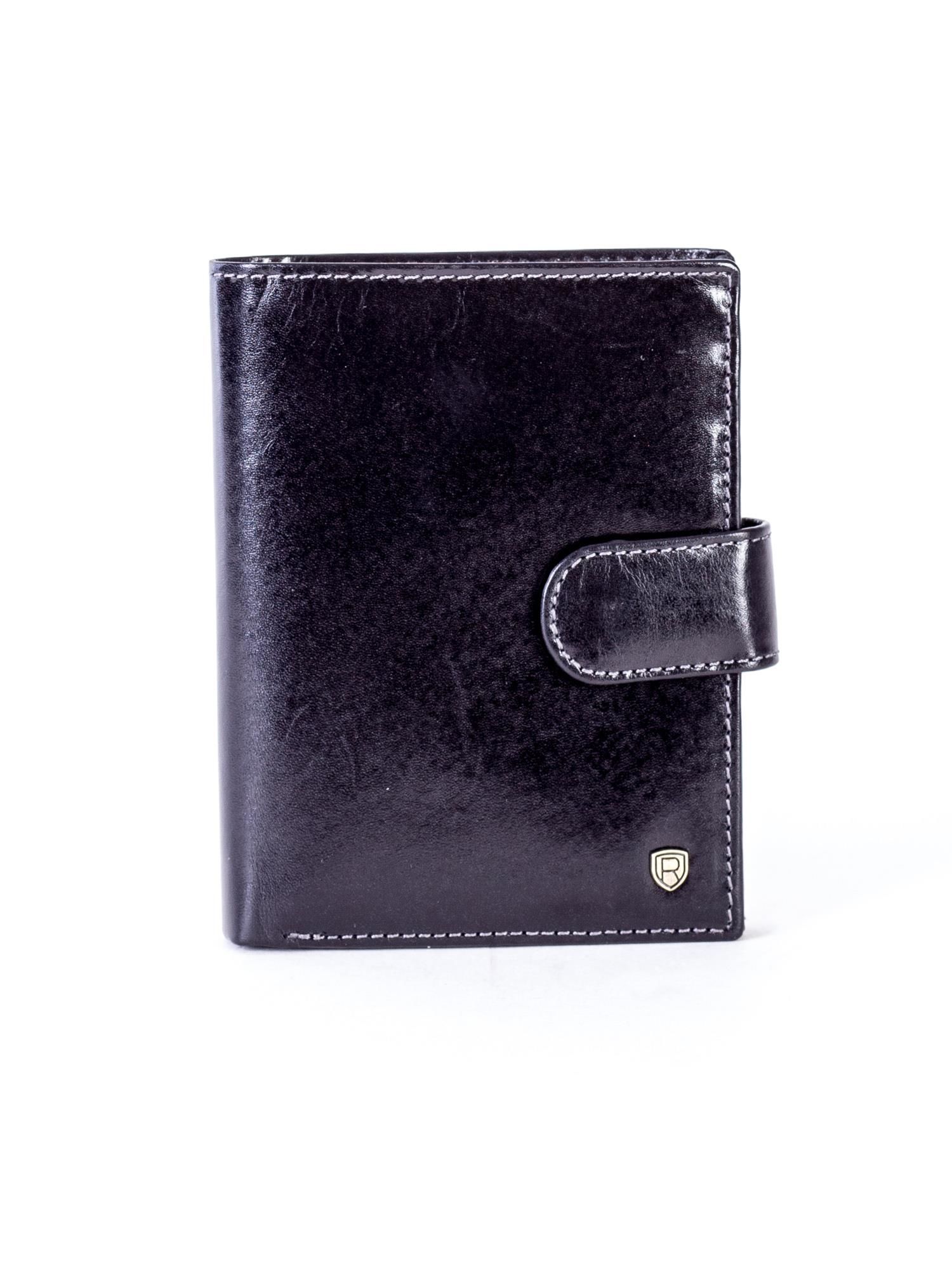 black-leather-wallet-with-a-latch