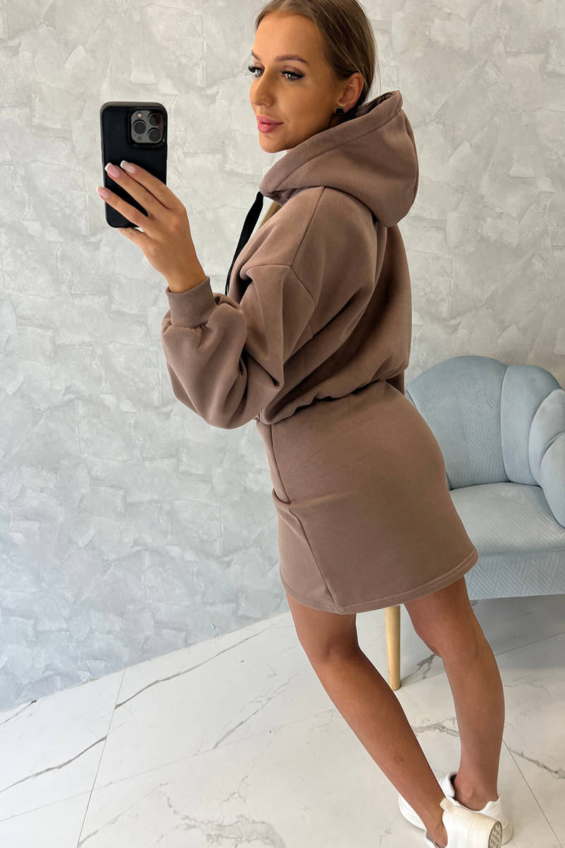 Rochie izolată cu lenjerie mocca