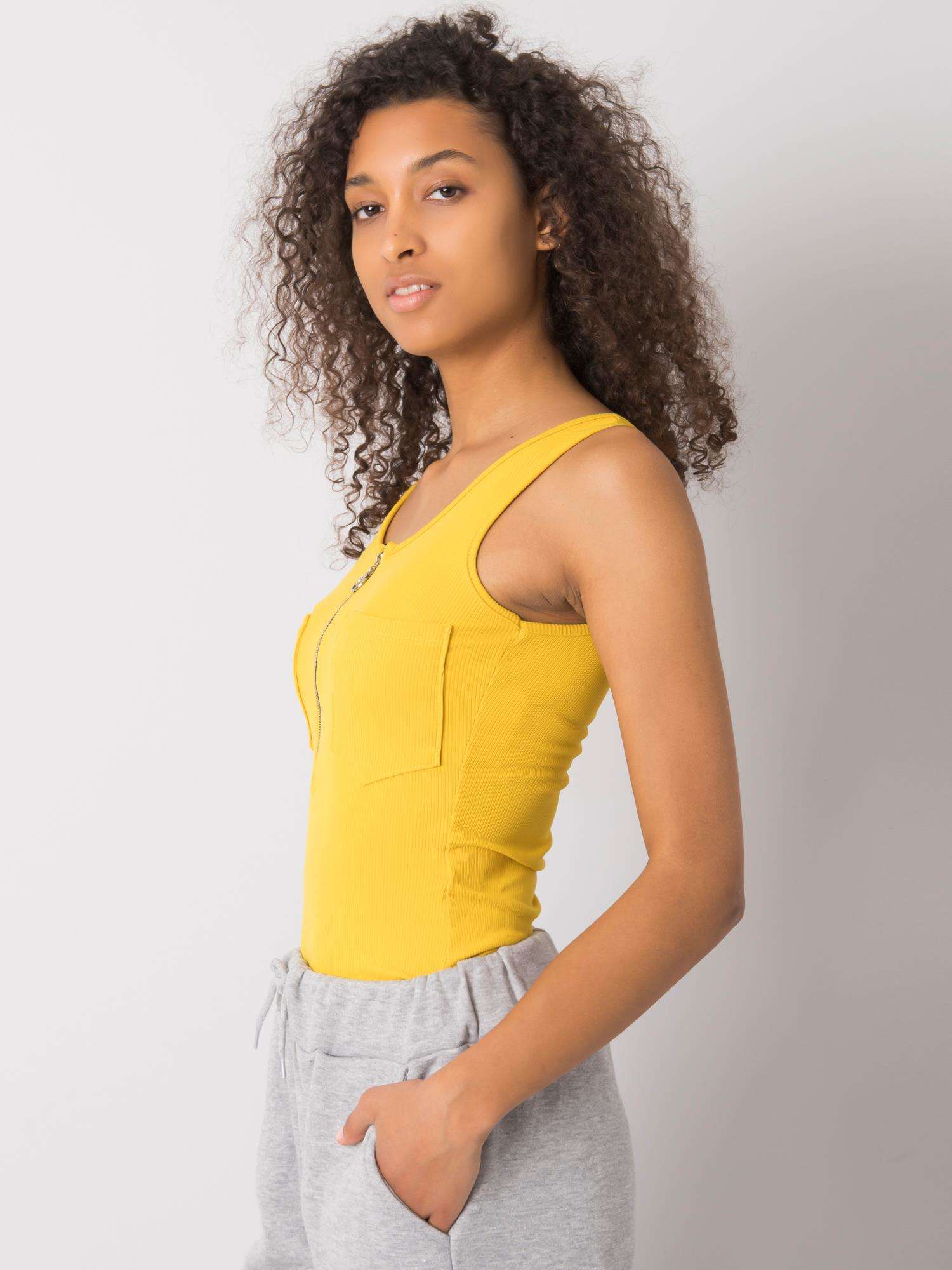 Partea de sus cu dungi galbene