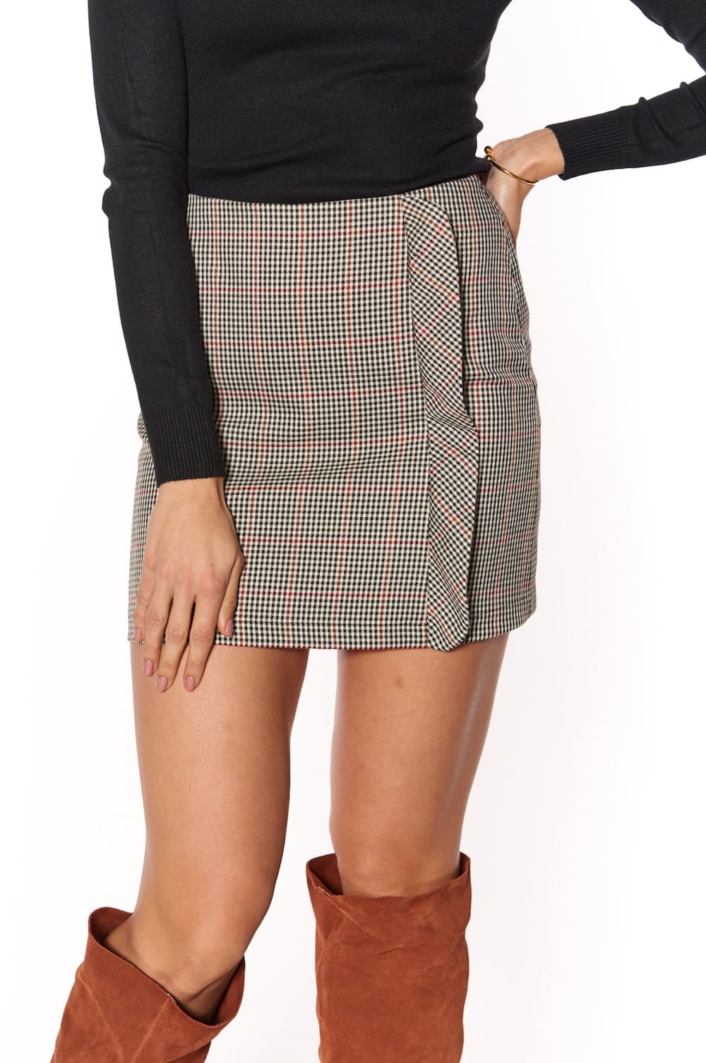 Plaid miniskirt with black frill