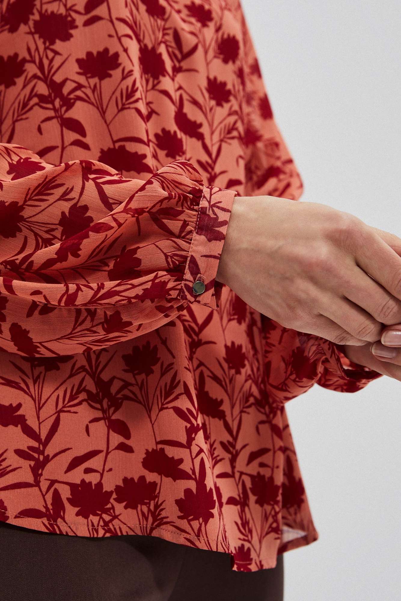 Shirt with floral collar