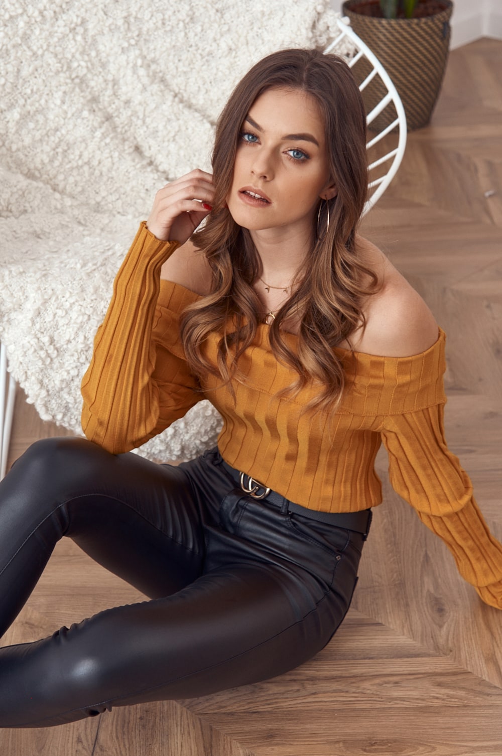 Short Blouse With Mustard Color Shoulders
