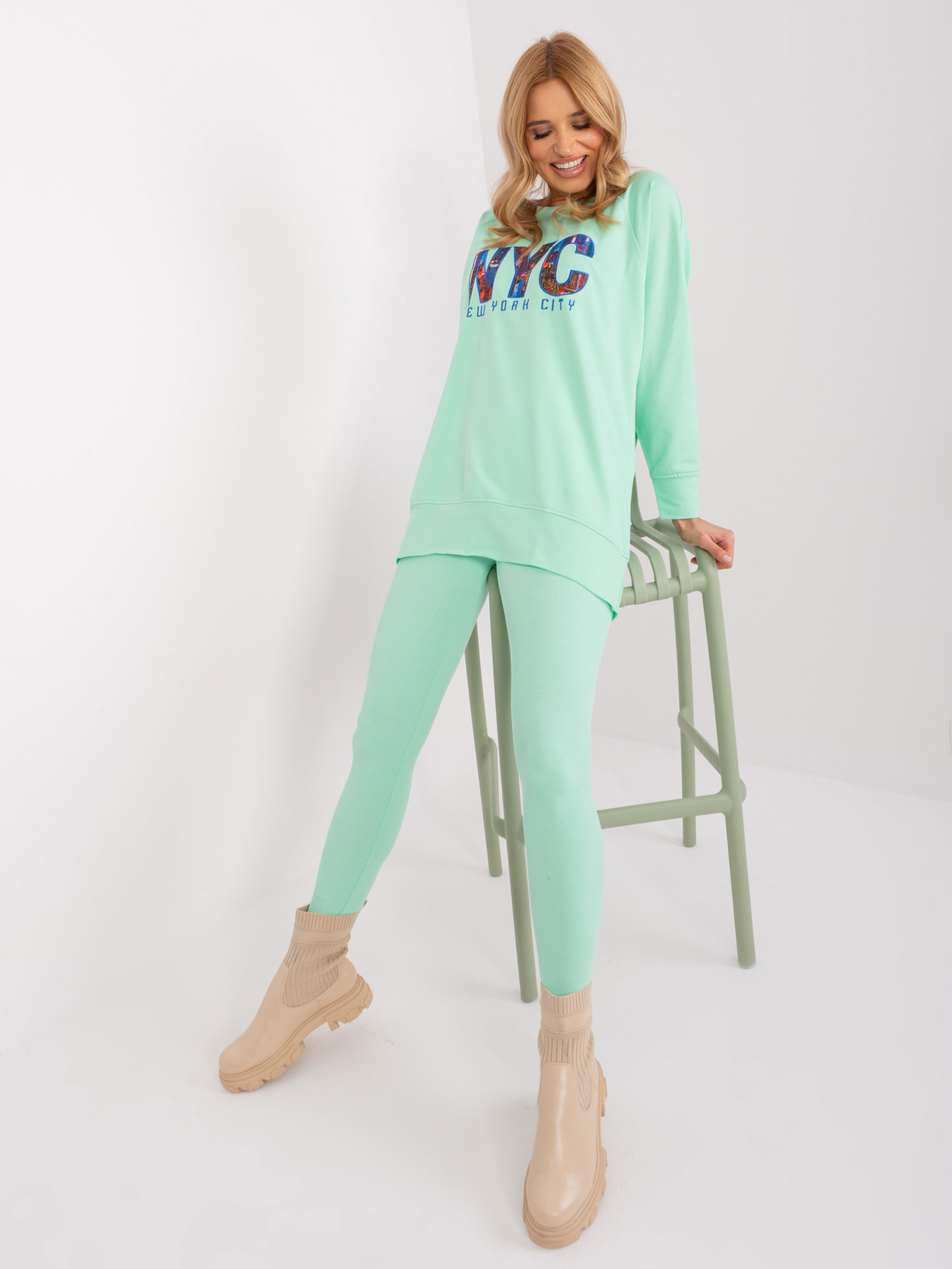 Mint casual set with a sweatshirt with an inscription
