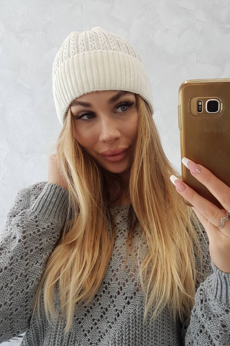 Thin beanie Weronika K249 ecru