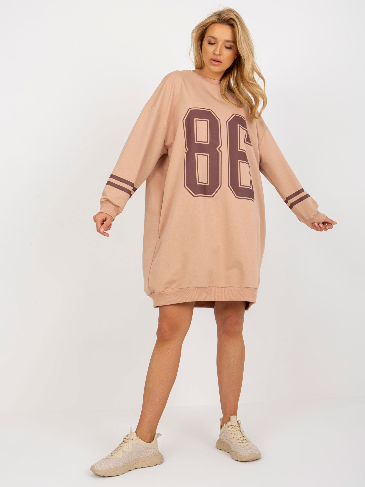 Camel sweatshirt dress oversize with pockets