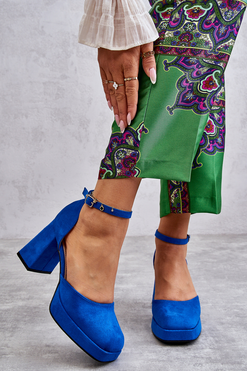 Suede chunky pumps on the Modre Diame platform