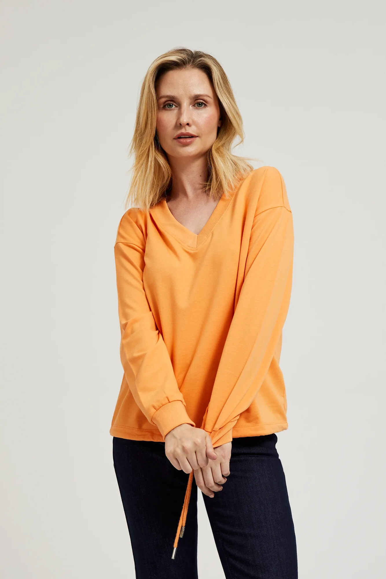 Women's sweatshirt with V-neck and tie MOODO - orange