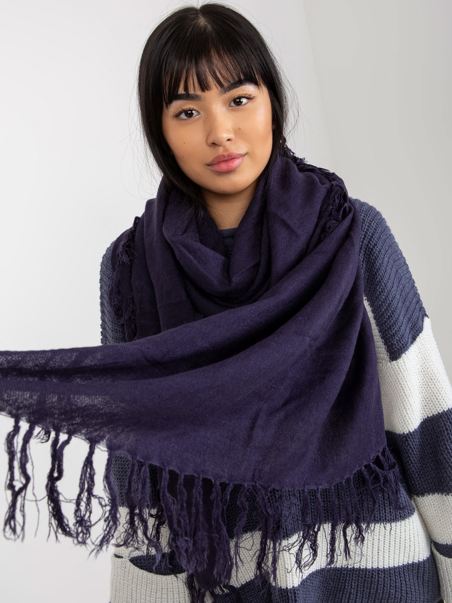 Lady's purple smooth scarf with fringe
