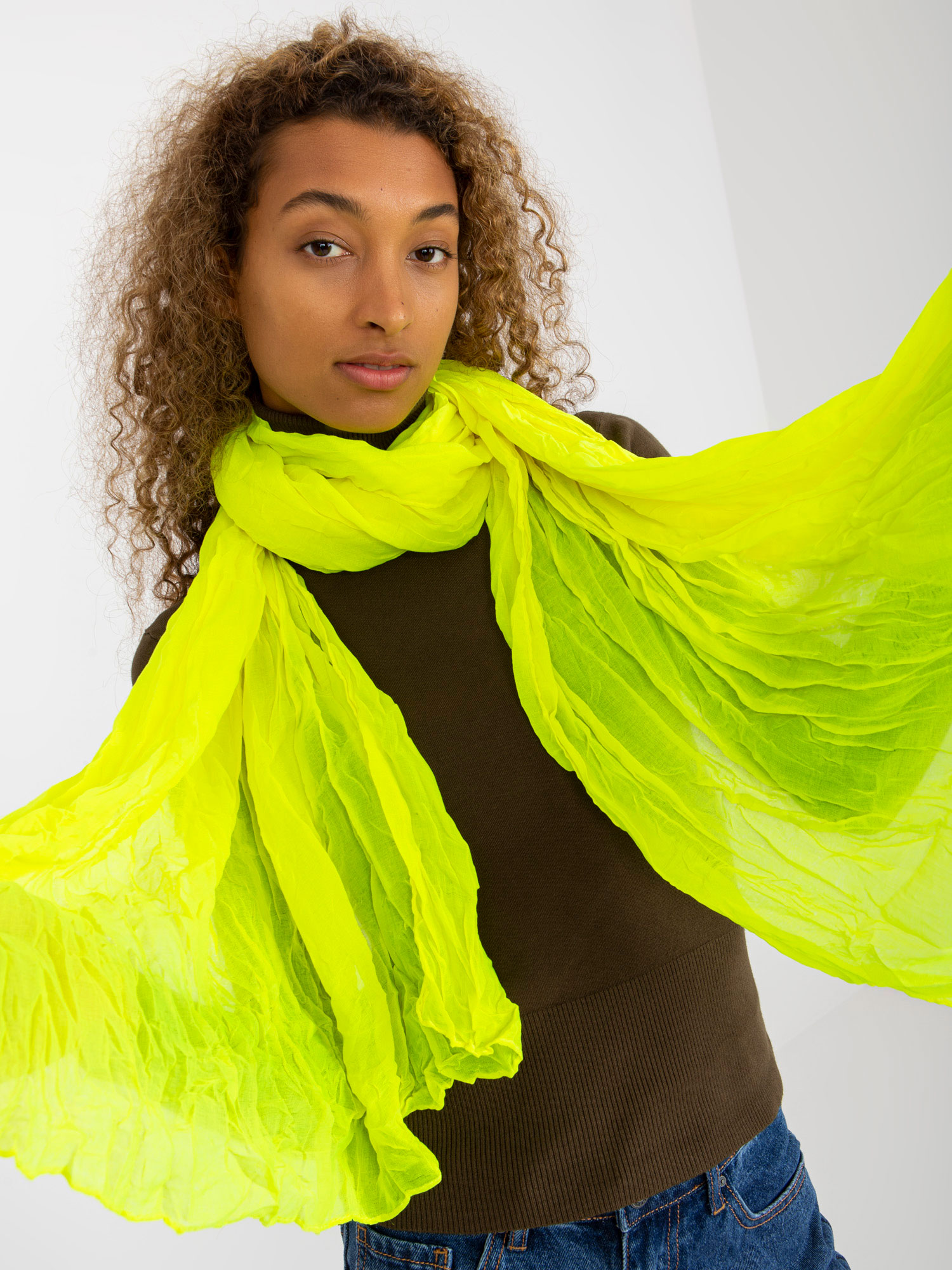 Fluo yellow airy scarf with pleats