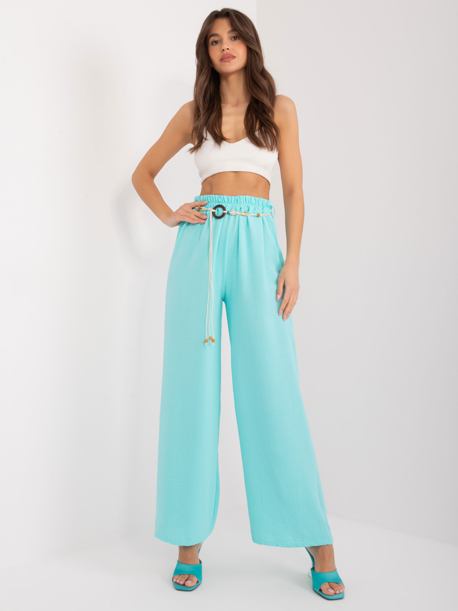 Summer trousers made of mint fabric