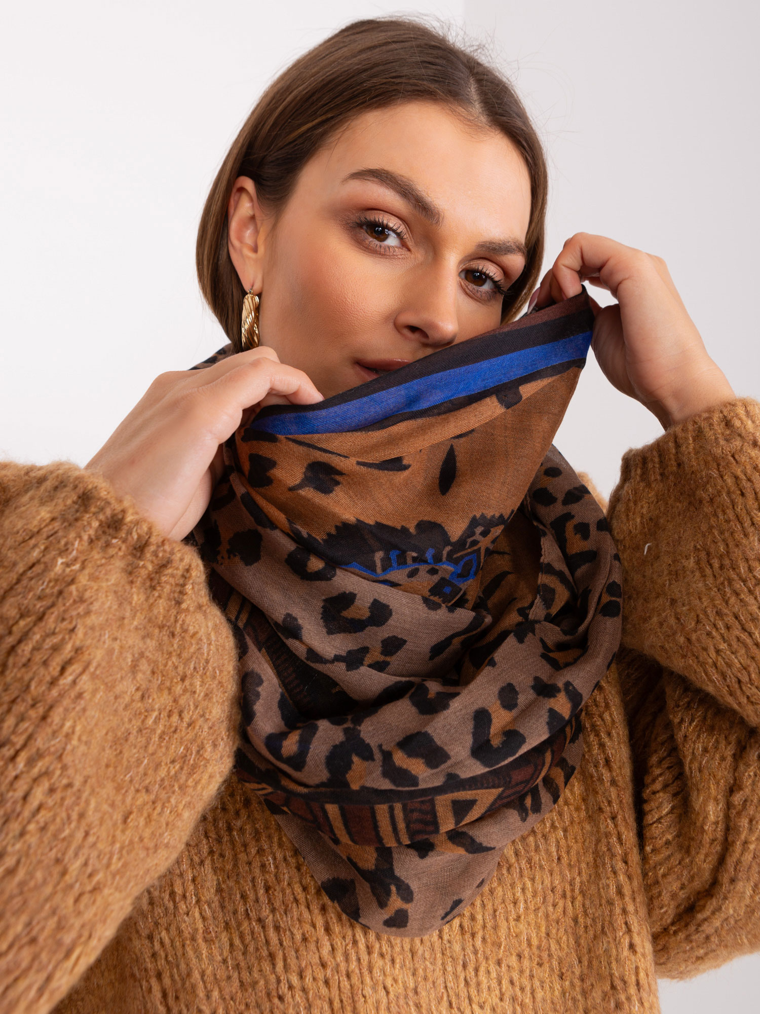 Women's camel viscose scarf