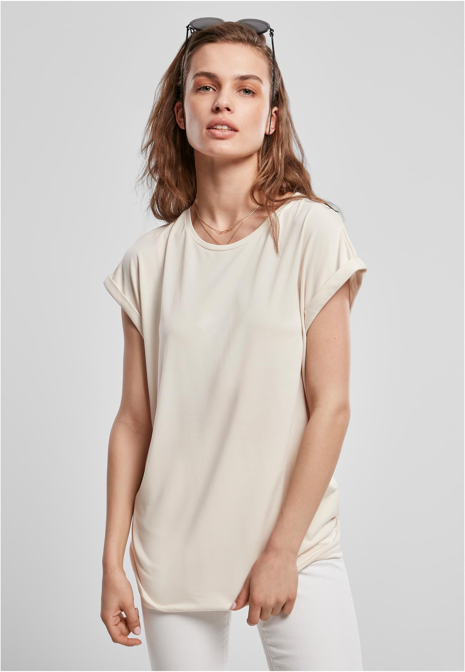 Levně Dámské modální tričko s prodlouženým ramenem whitesand