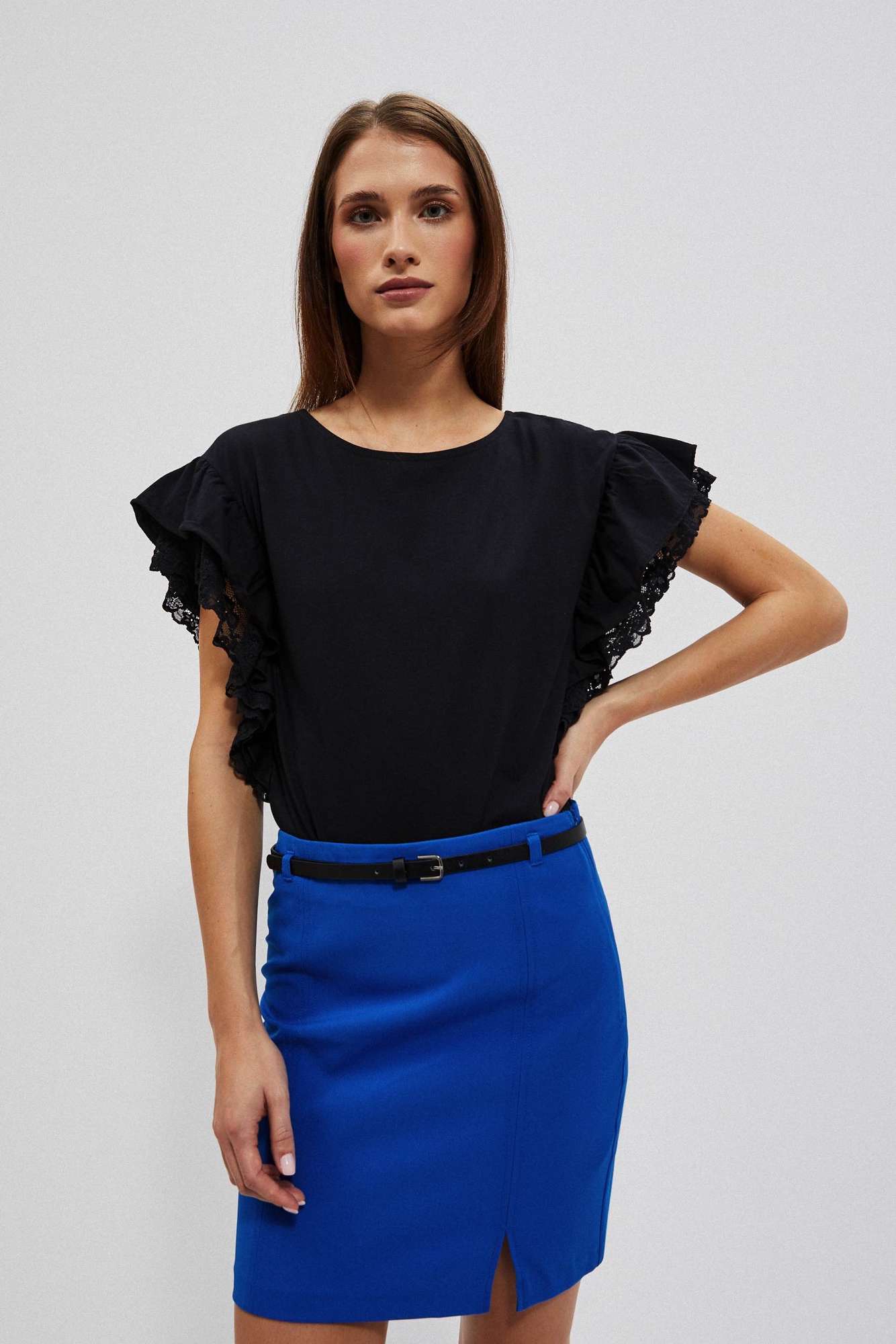 Blouse with ruffles on the shoulders