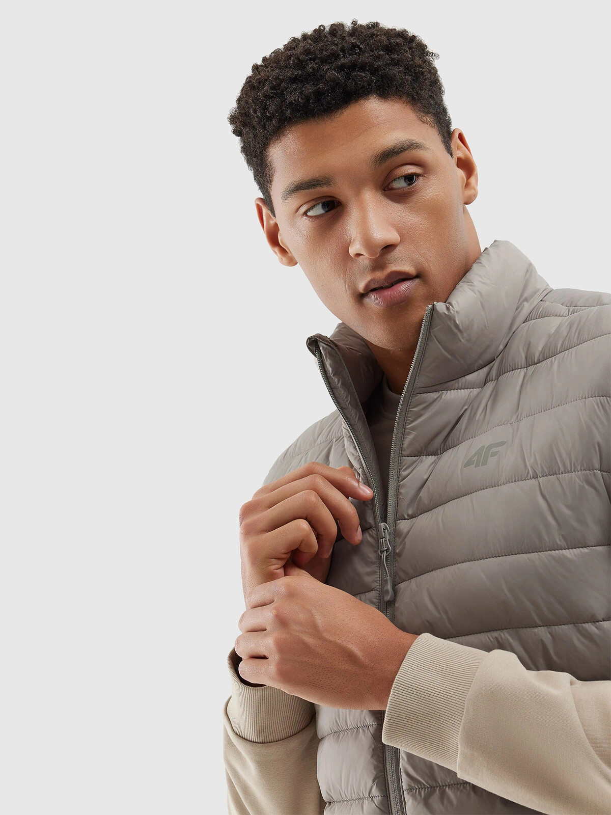 Men&#039;s down vest with recycled 4F filling - beige