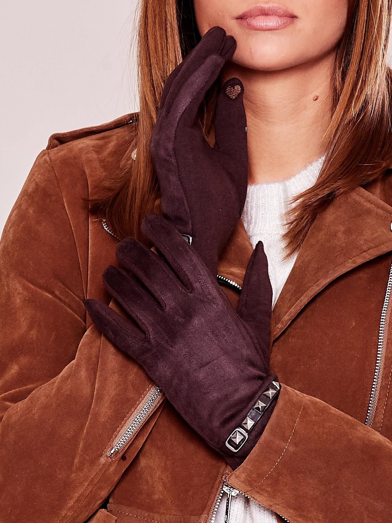 Soft Insulating Gloves With Brown Pins