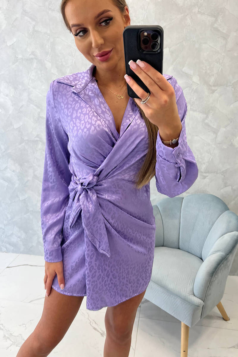 Dress with a tie at the waist purple