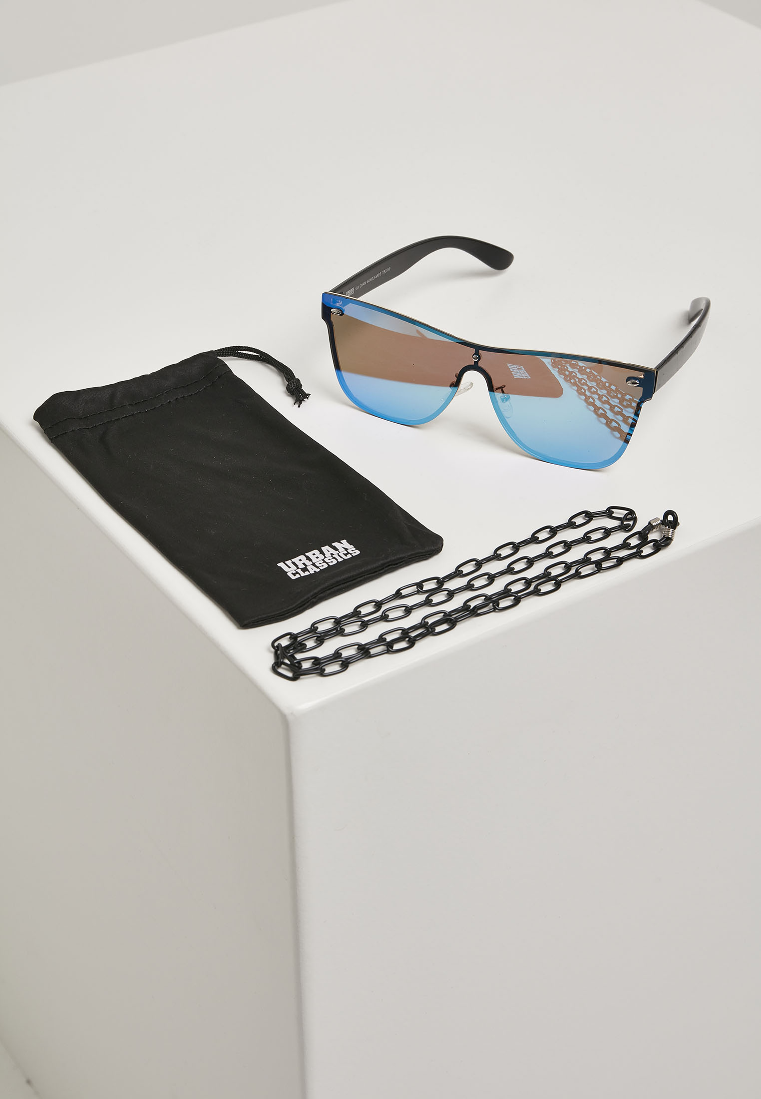 103 BLK/Blue chain sunglasses