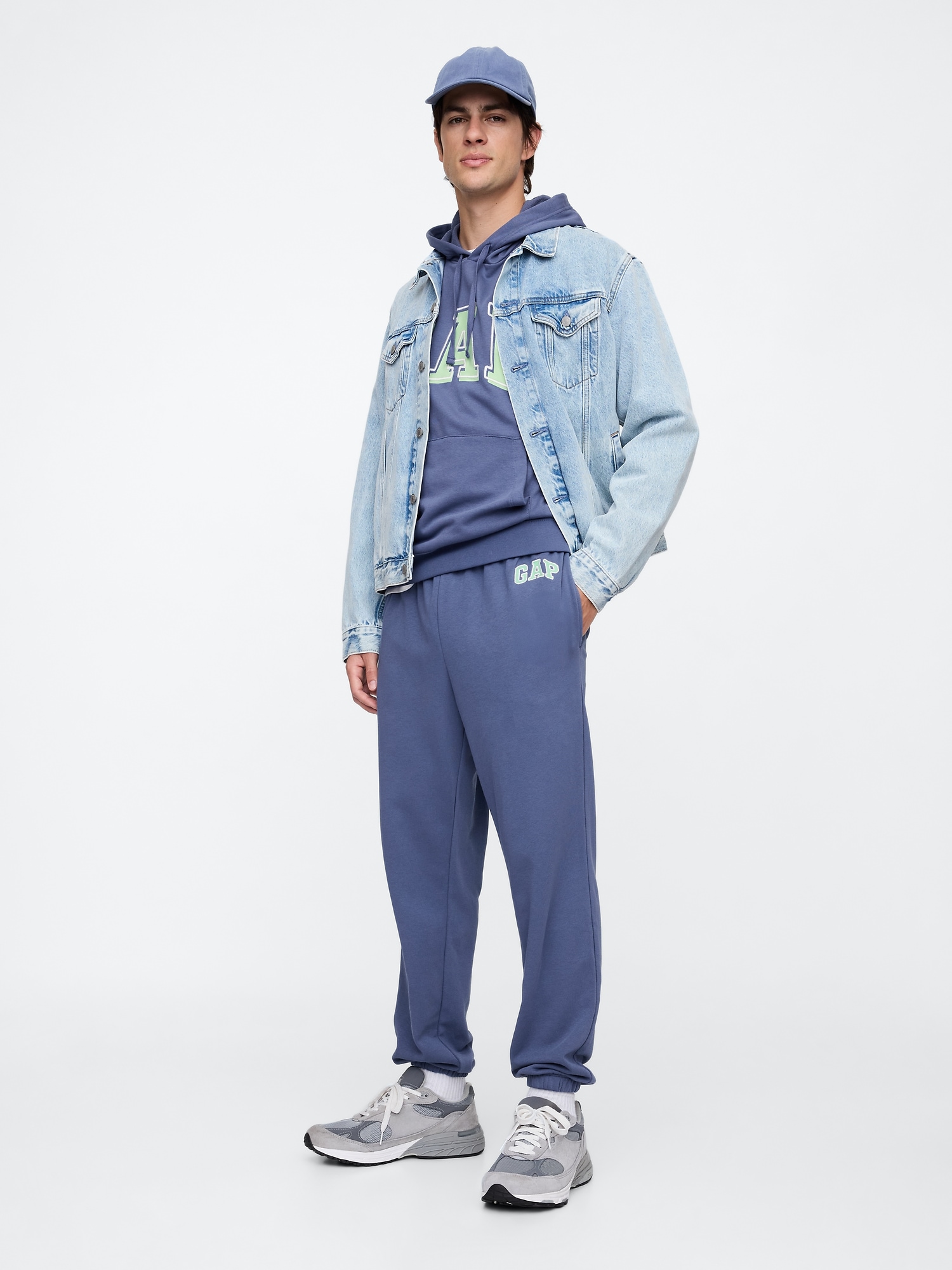 GAP Sweatpants with logo - Men&#039;s