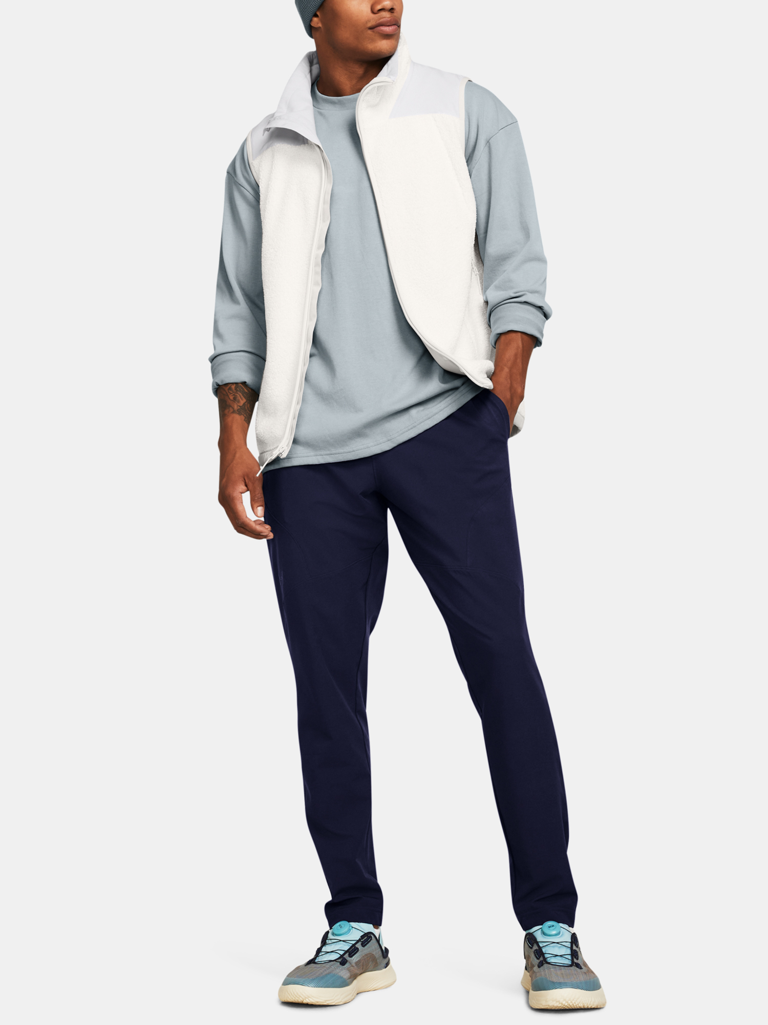Pantaloni si pantaloni scurti pentru barbati Under Armour - albastru inchis