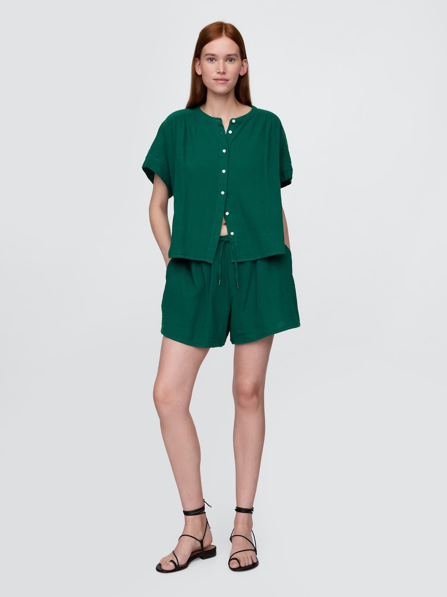 Дамски къси панталони GAP от муселин