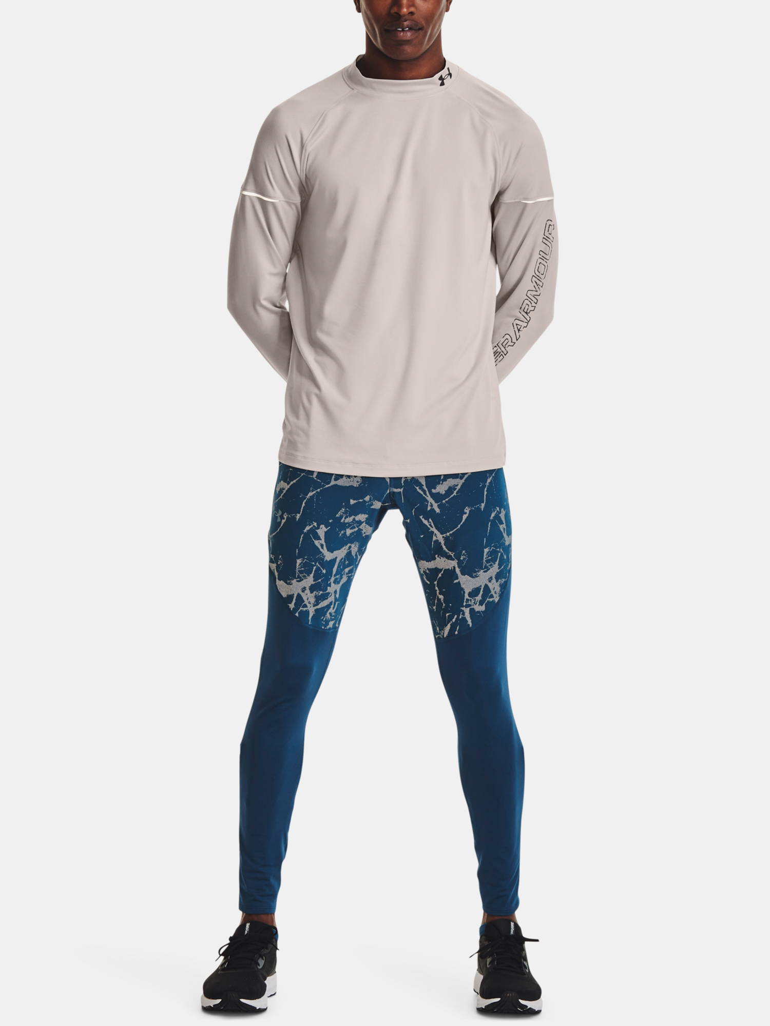Pantaloni si pantaloni scurti pentru barbati Under Armour - albastru