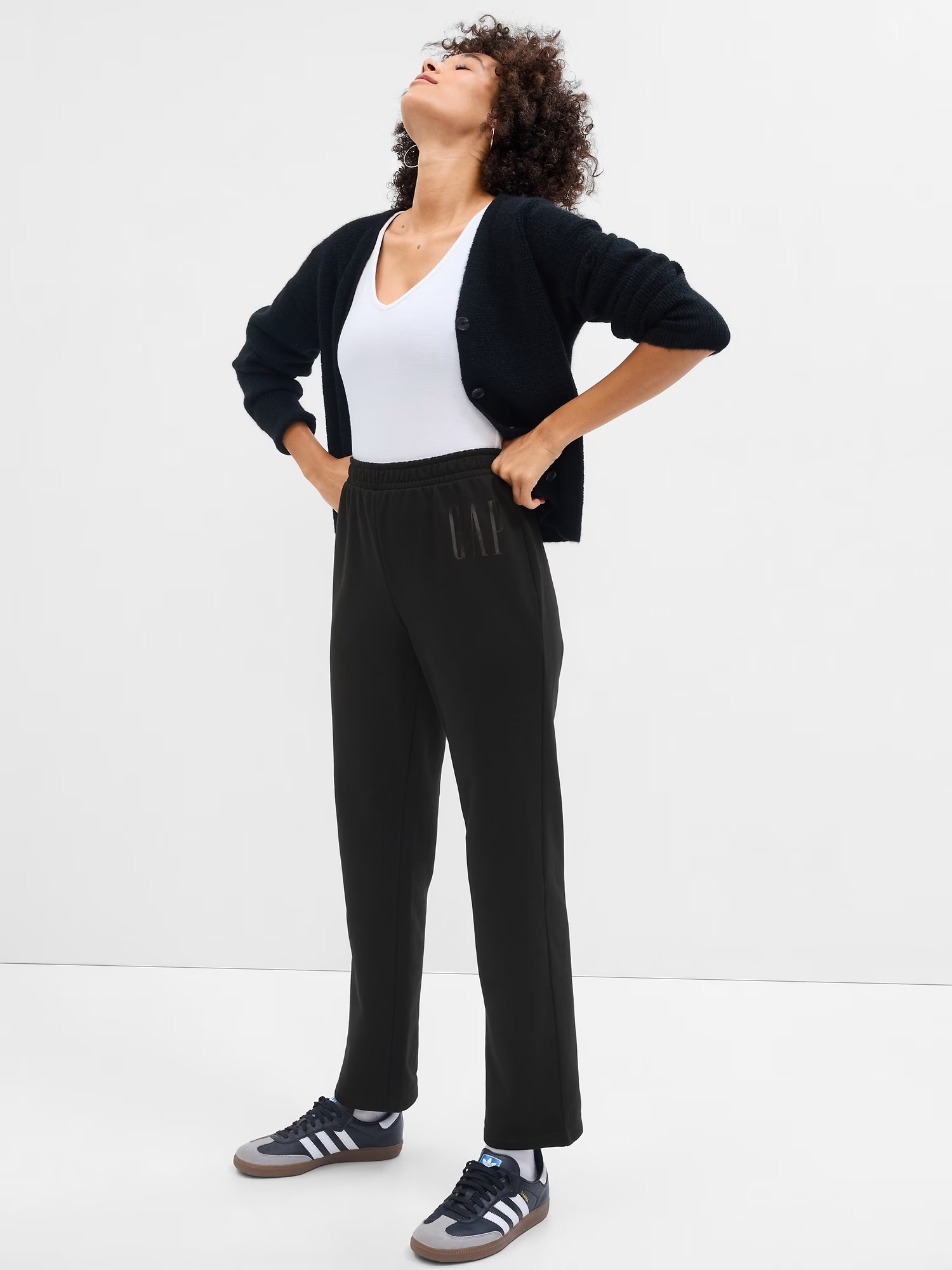 Pantaloni sport pentru femei GAP - negru