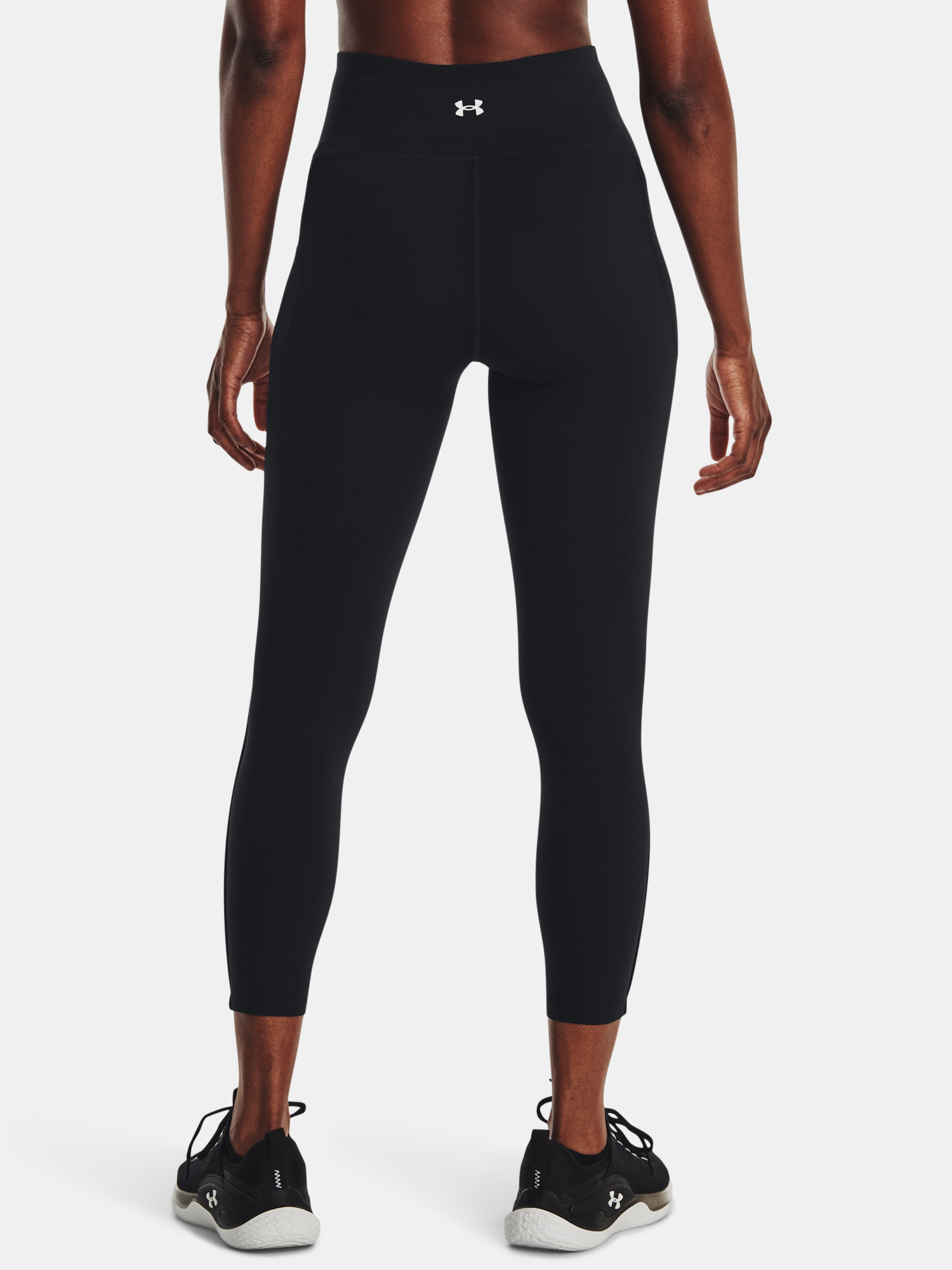 Pantaloni si pantaloni scurti pentru femei Under Armour - negru