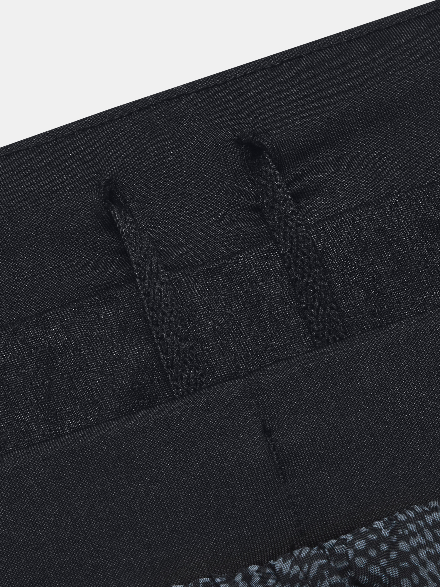 Pantaloni si pantaloni scurti pentru femei Under Armour - negru
