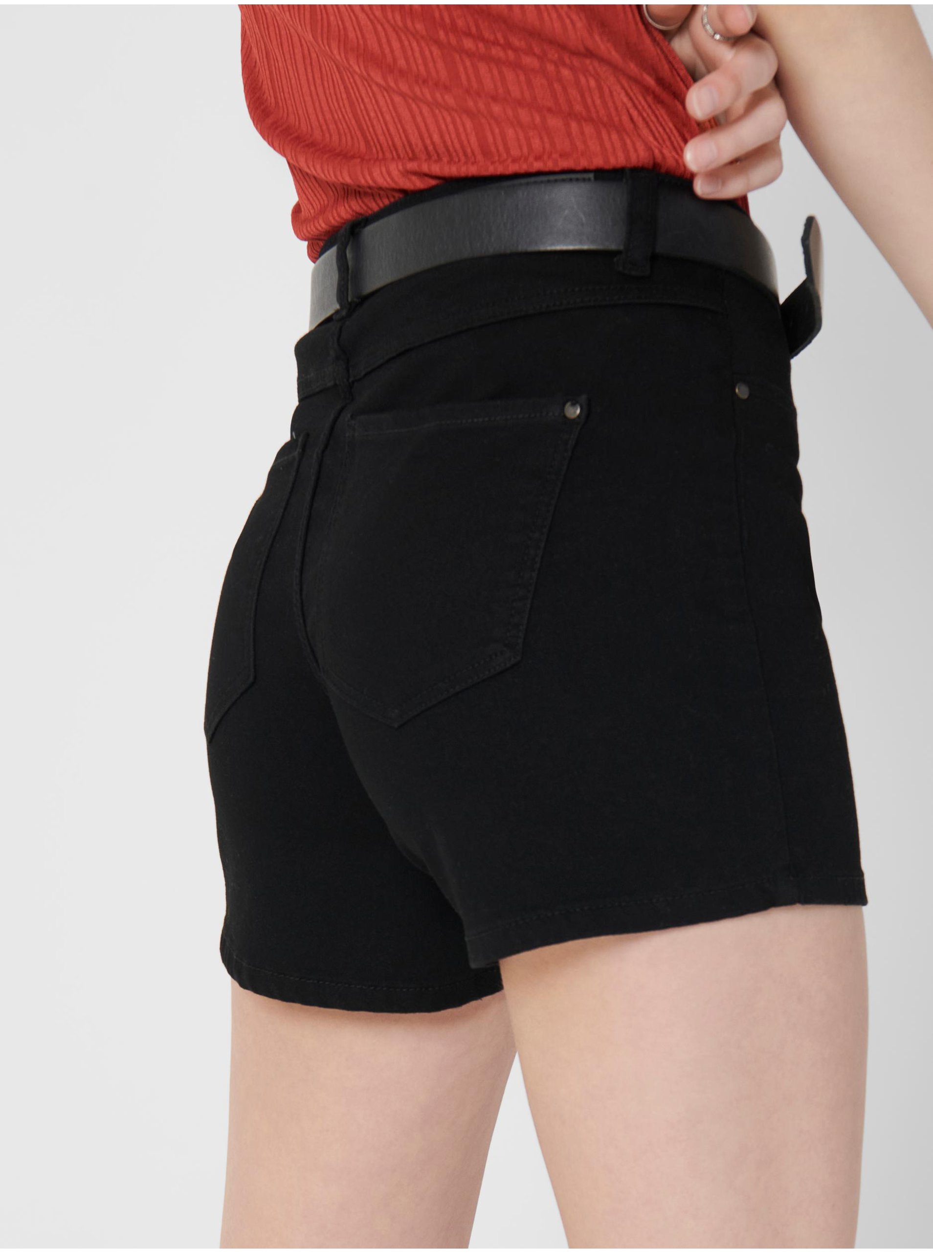 Pantaloni scurti pentru femei JDY - negru