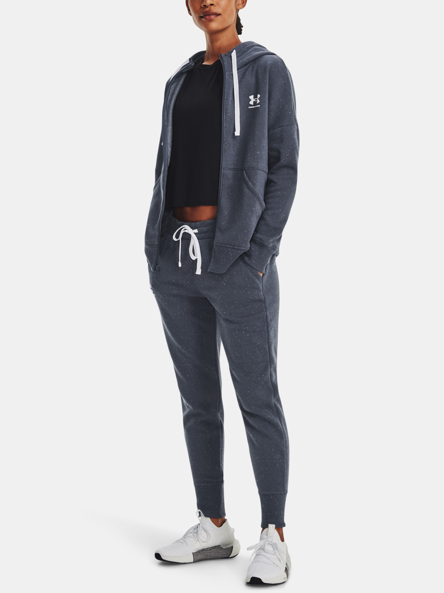 Jachete si tricouri pentru femei Under Armour - gri