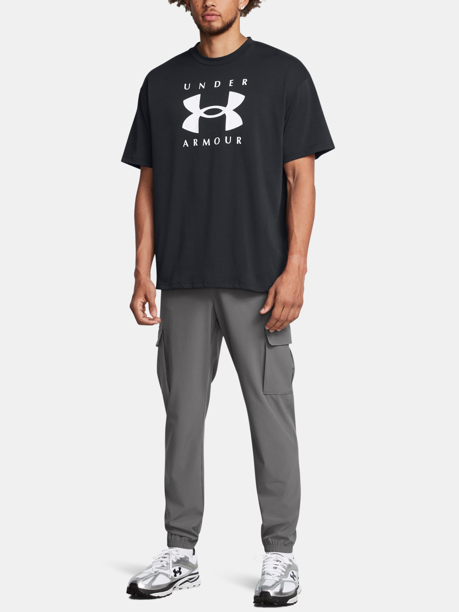 Men's sports pants Under Armour UA Vibe Woven Cargo Pants-GRY - Men's