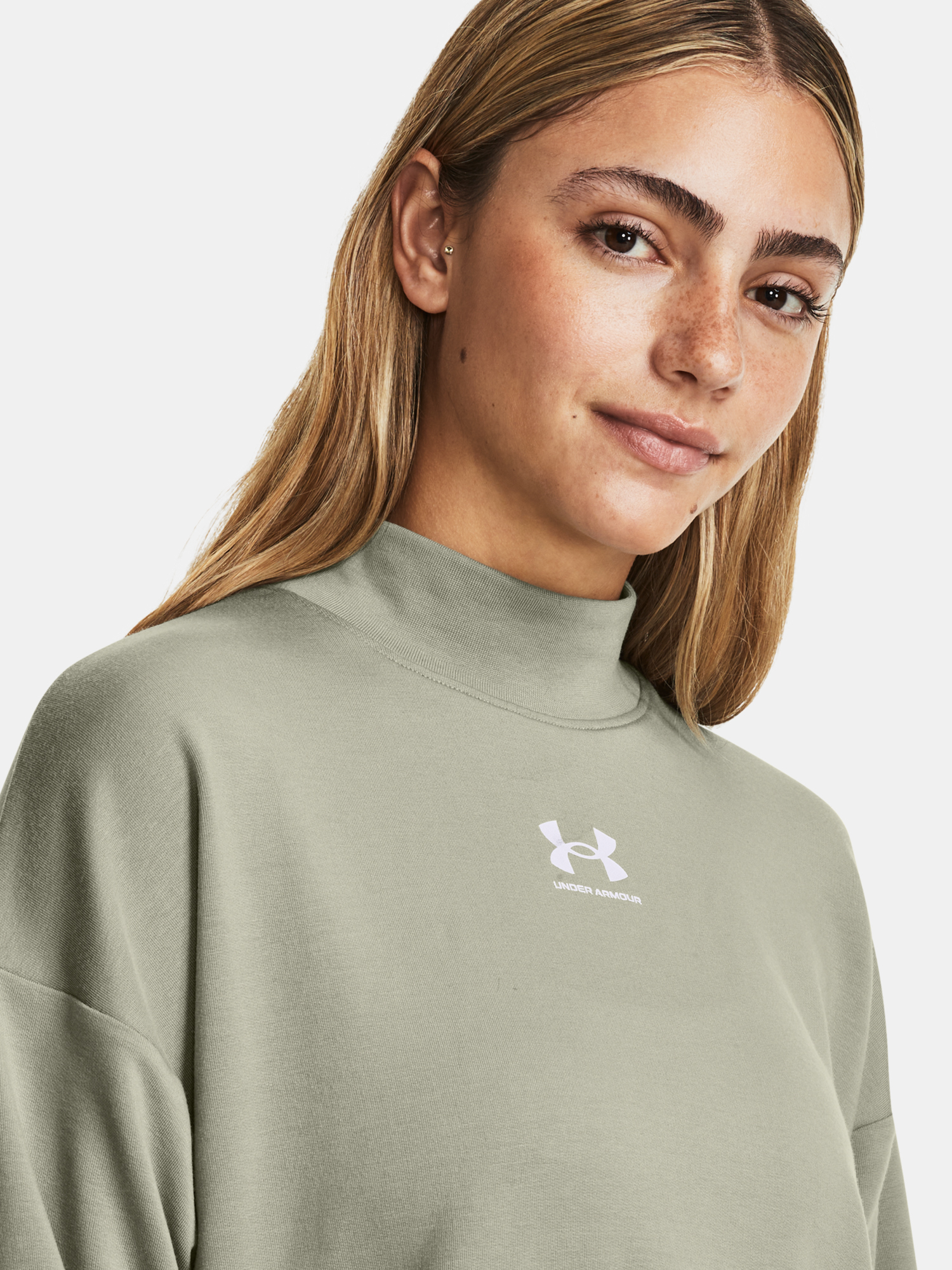 Jachete si tricouri pentru femei Under Armour - verde