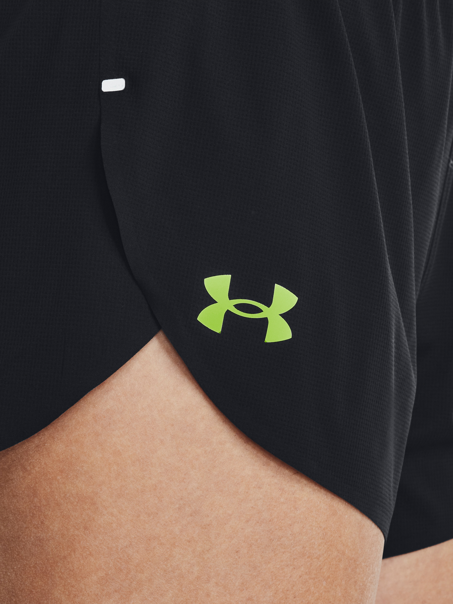 Pantaloni si pantaloni scurti pentru femei Under Armour - negru