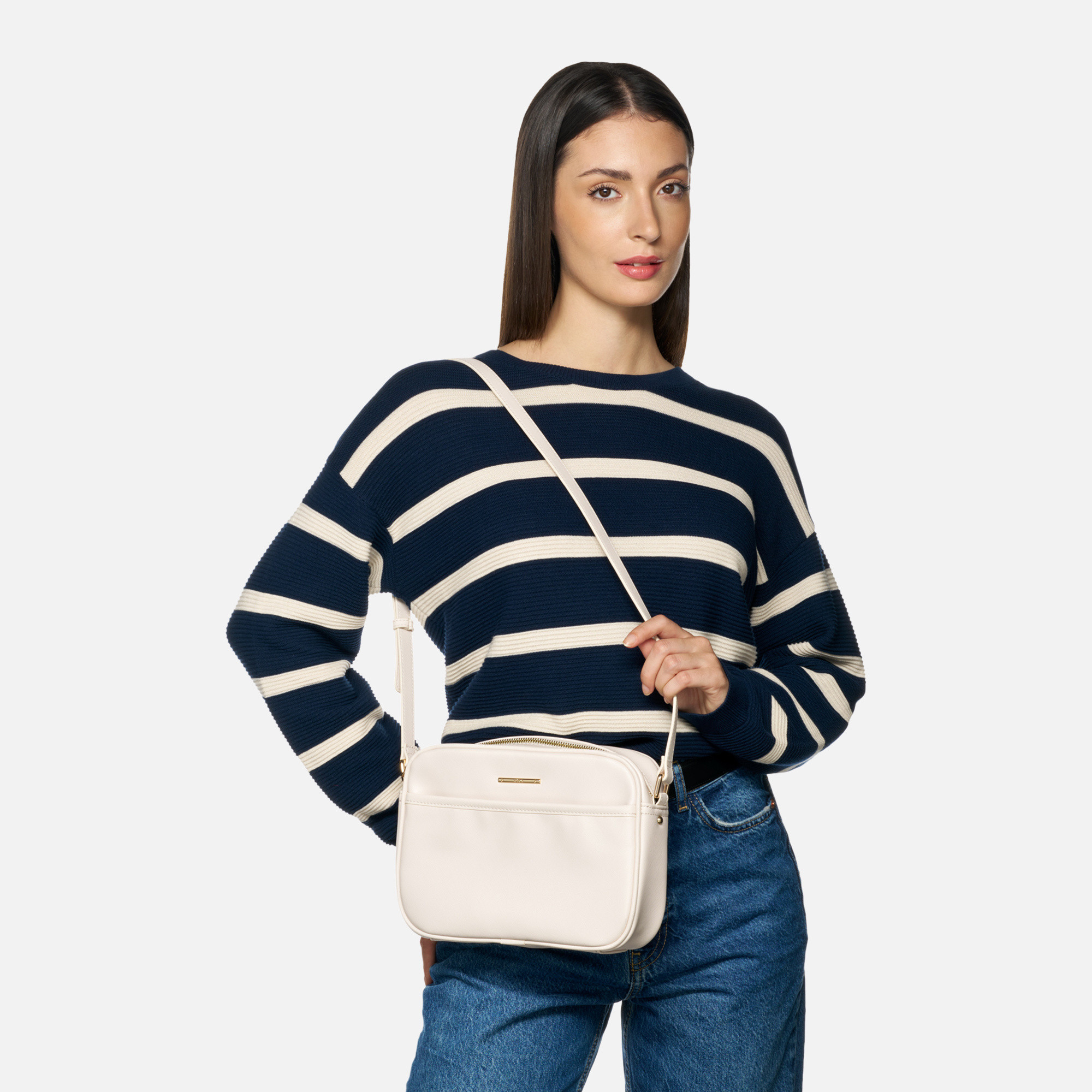 Cream women&#039;s handbag Geox Celestye - Women&#039;s