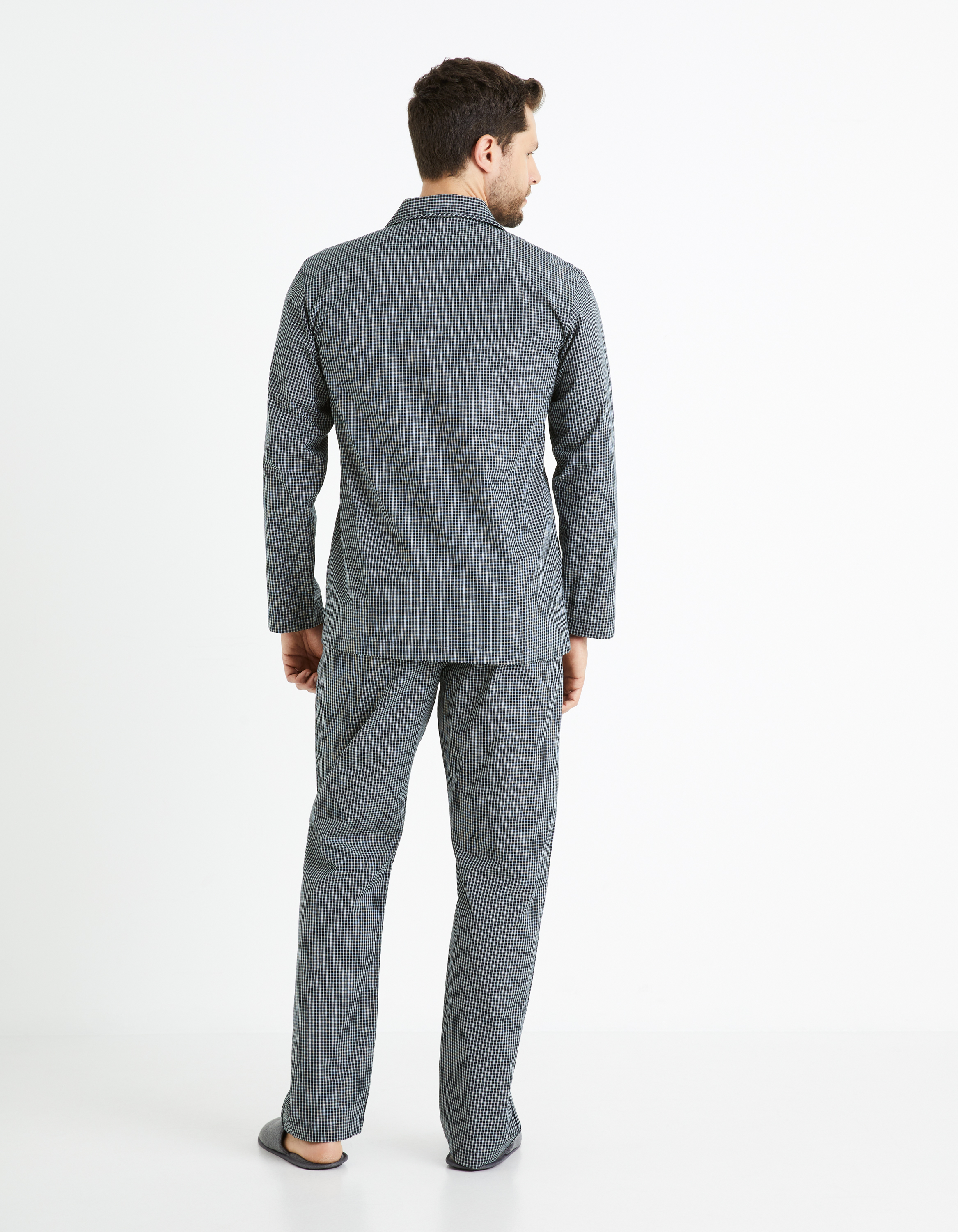 Pijamale barbati, Celio