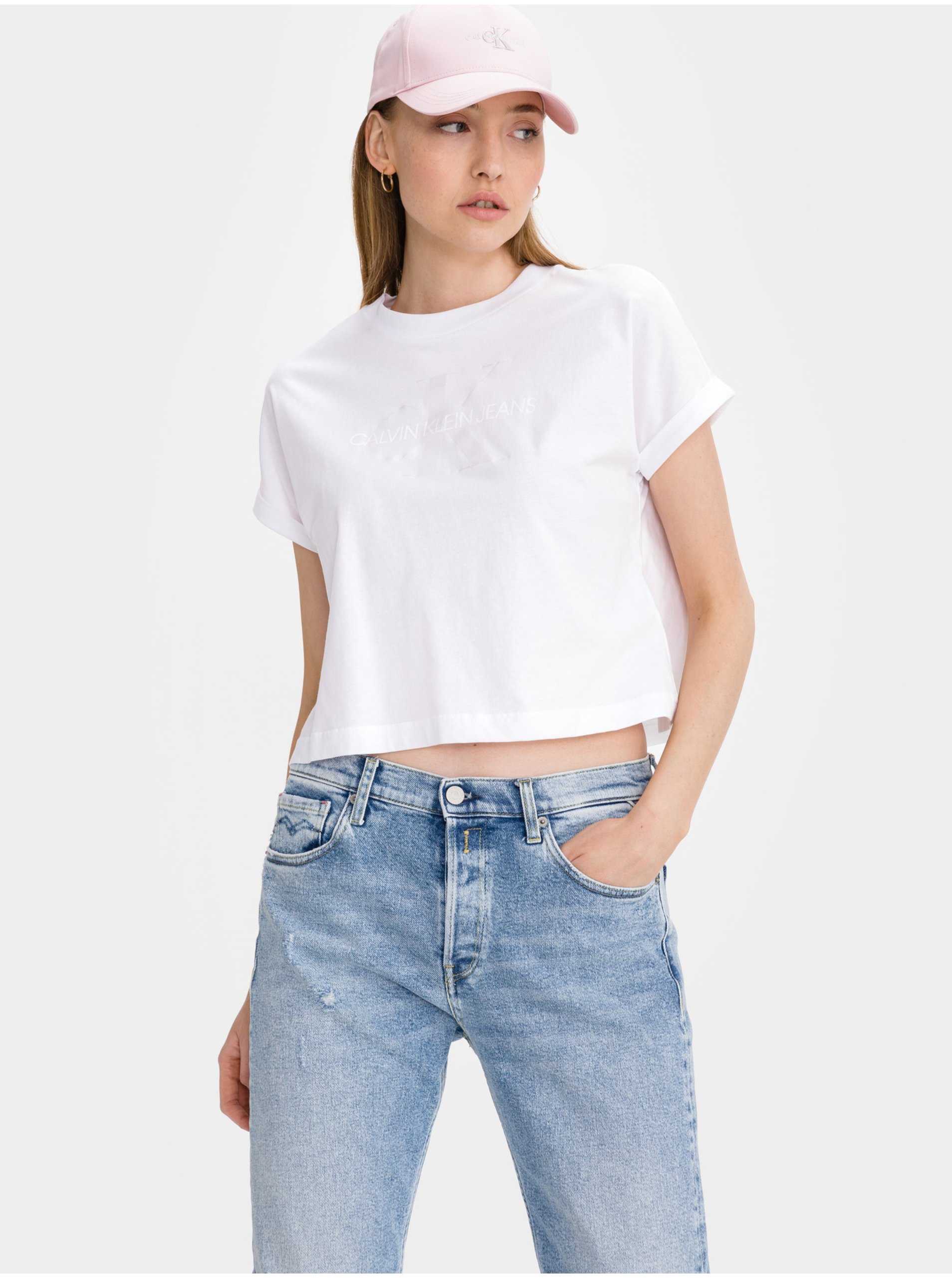Levně Bílé dámské zkrácené volné tričko Calvin Klein Jeans - Dámské