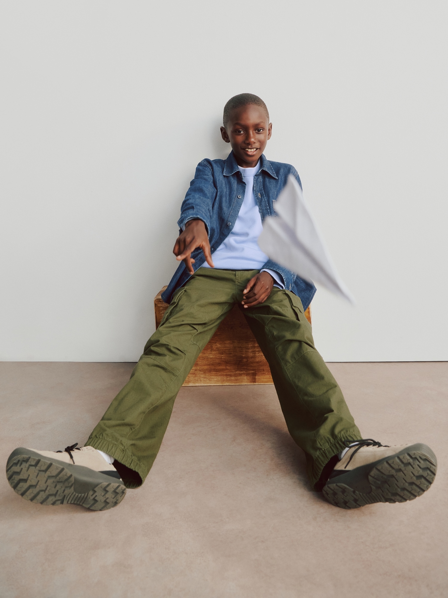 Pantaloni cargo pentru copii GAP