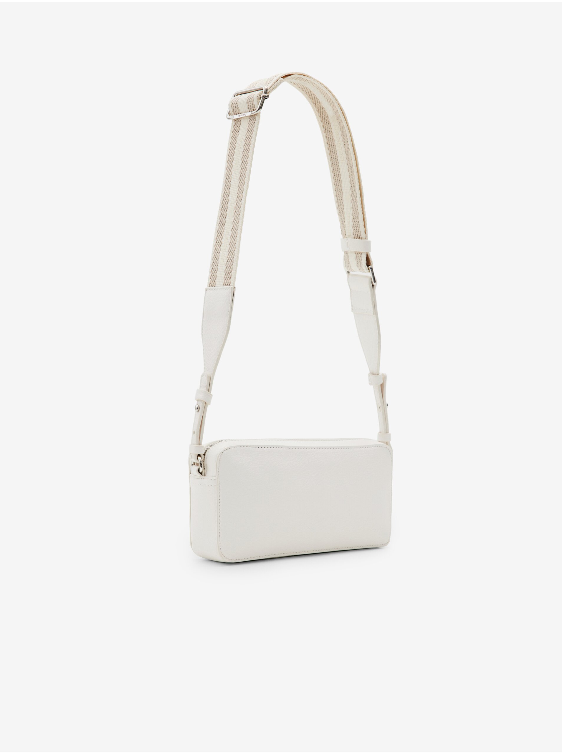 Poseta dama, DESIGUAL