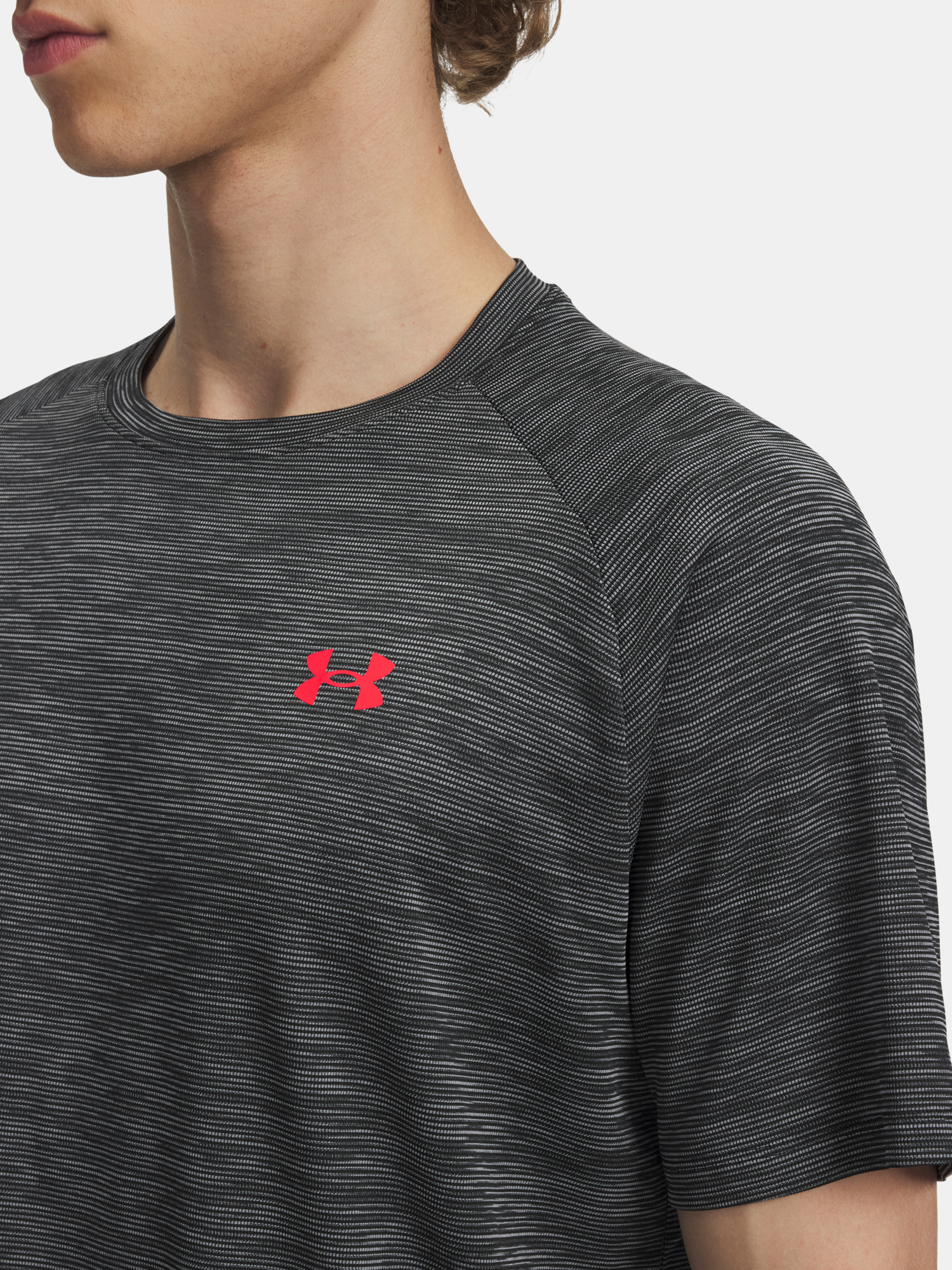 Men's Under Armour UA Tech Textured SS-BLK T-Shirt - Men's