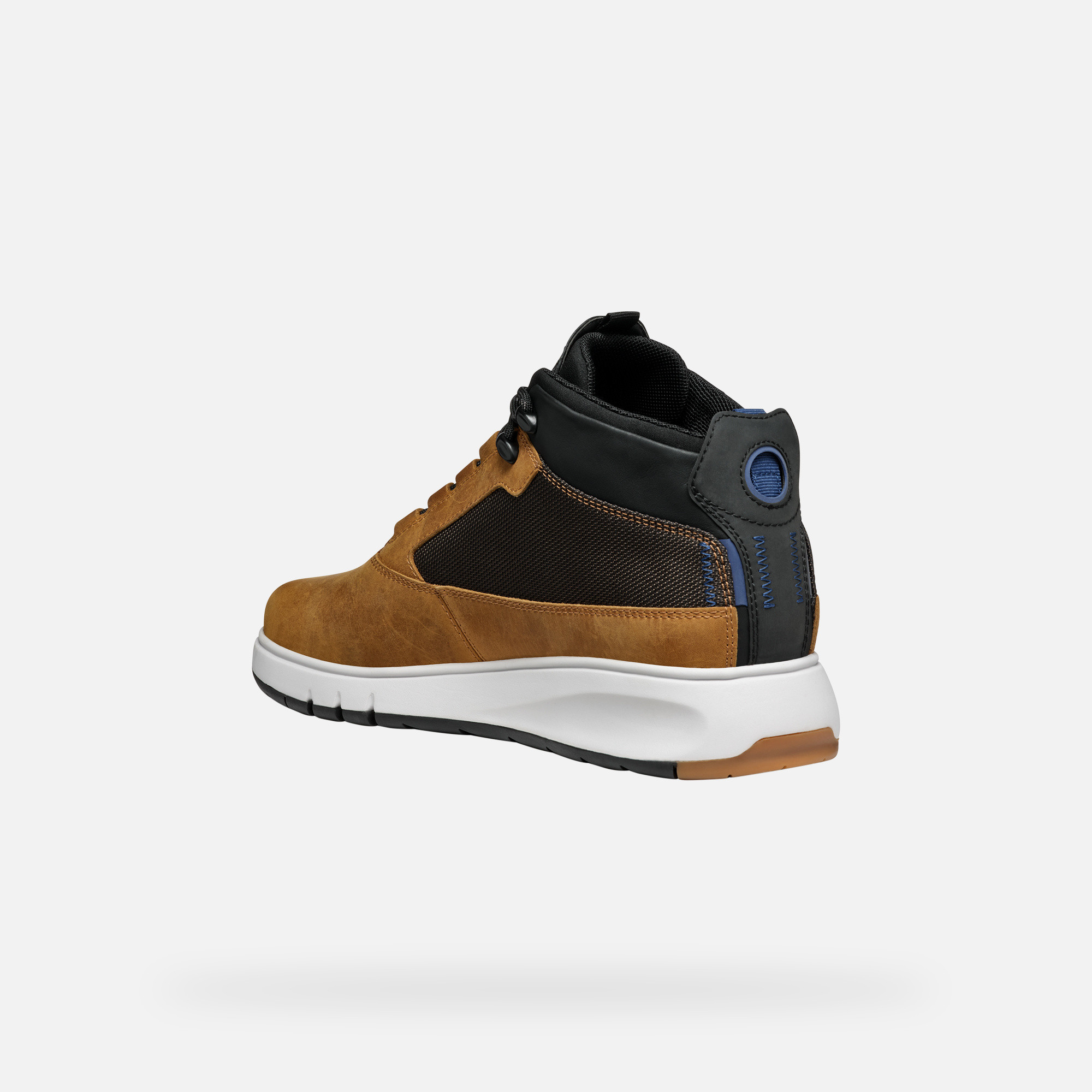 Teniși maro deschis pentru bărbați Geox Aerantis 4x4 B ABX