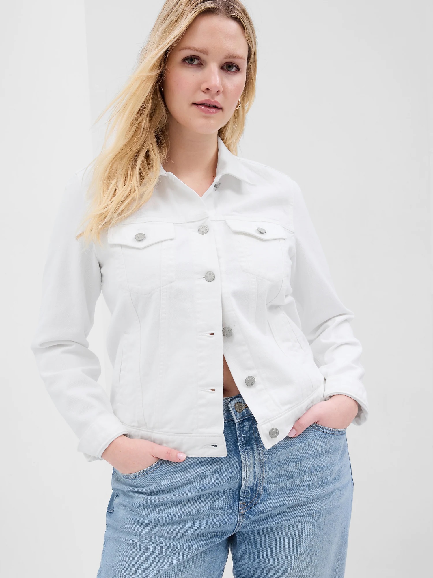 Jachete din denim pentru femei GAP - alb