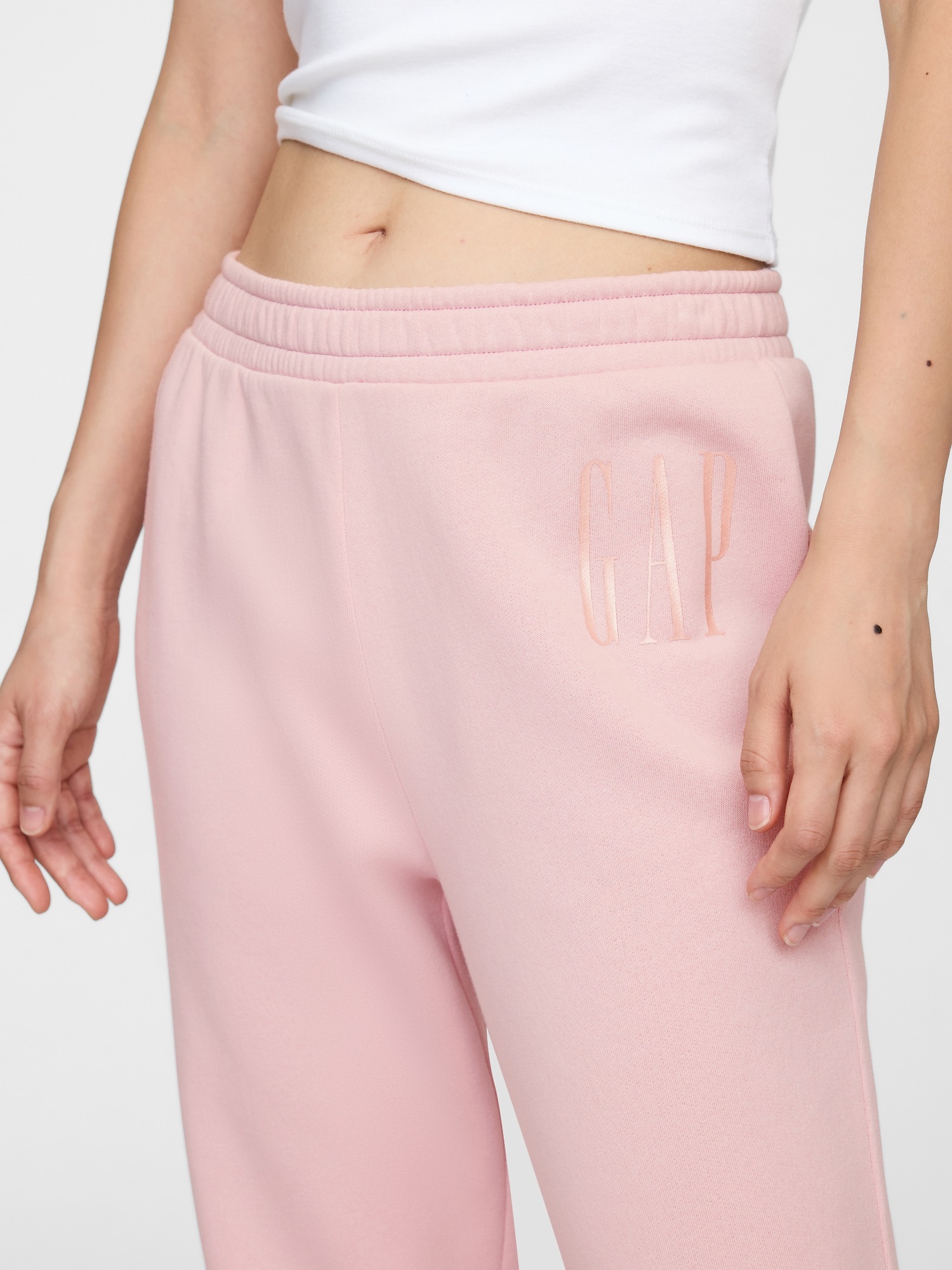 GAP Sweatpants with Logo - Women