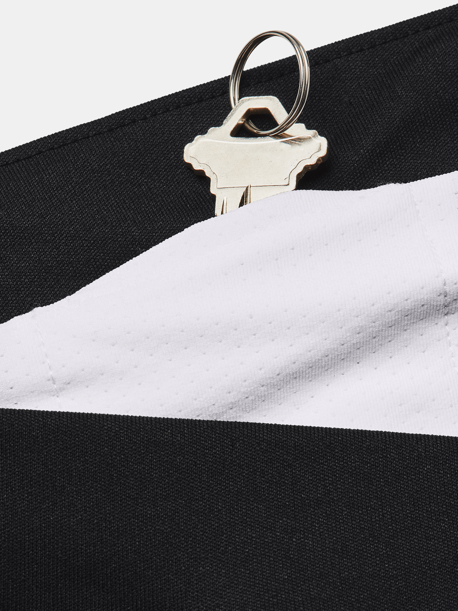 Pantaloni si pantaloni scurti pentru femei Under Armour - negru