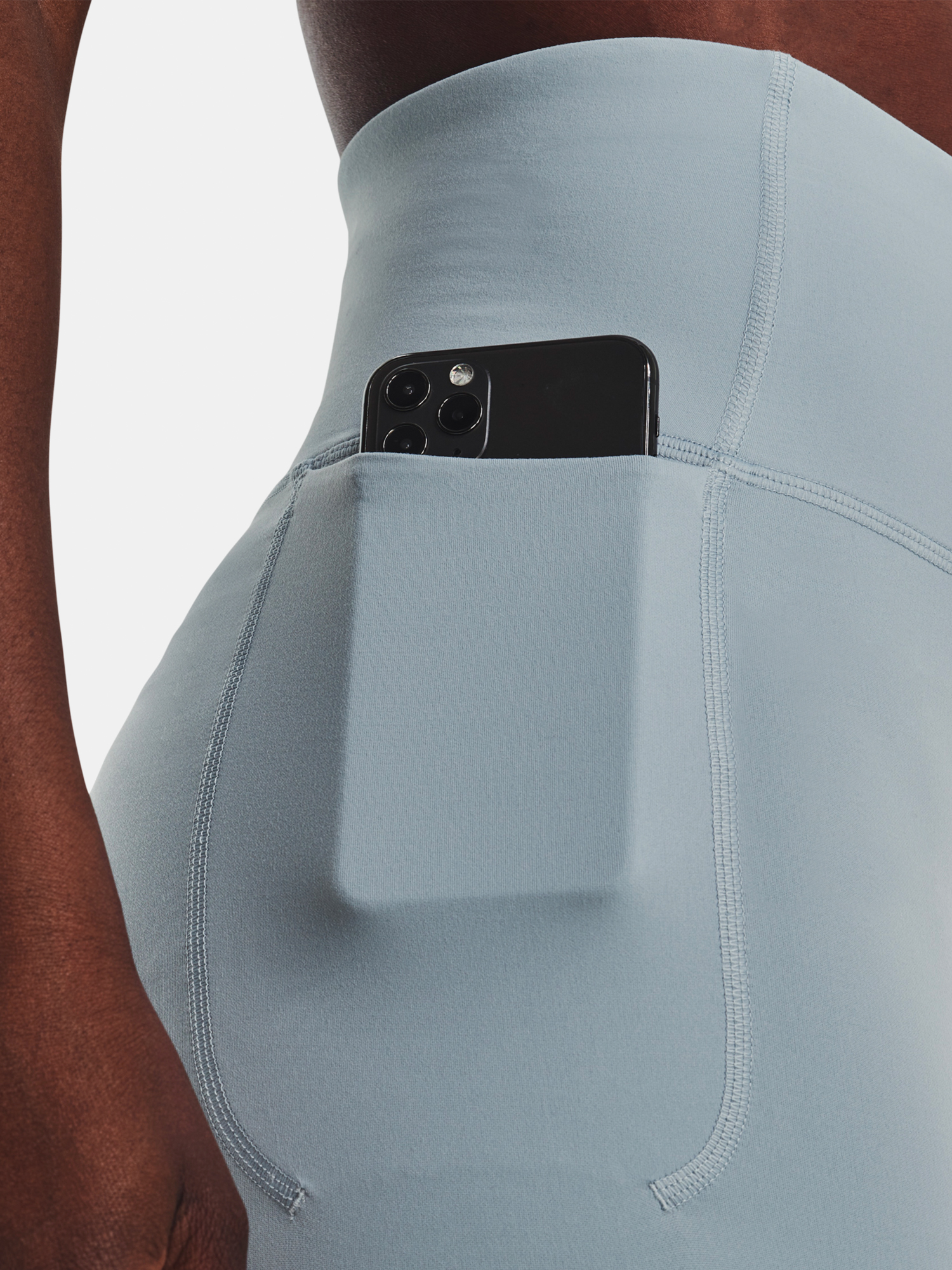 Pantaloni si pantaloni scurti pentru femei Under Armour - albastru