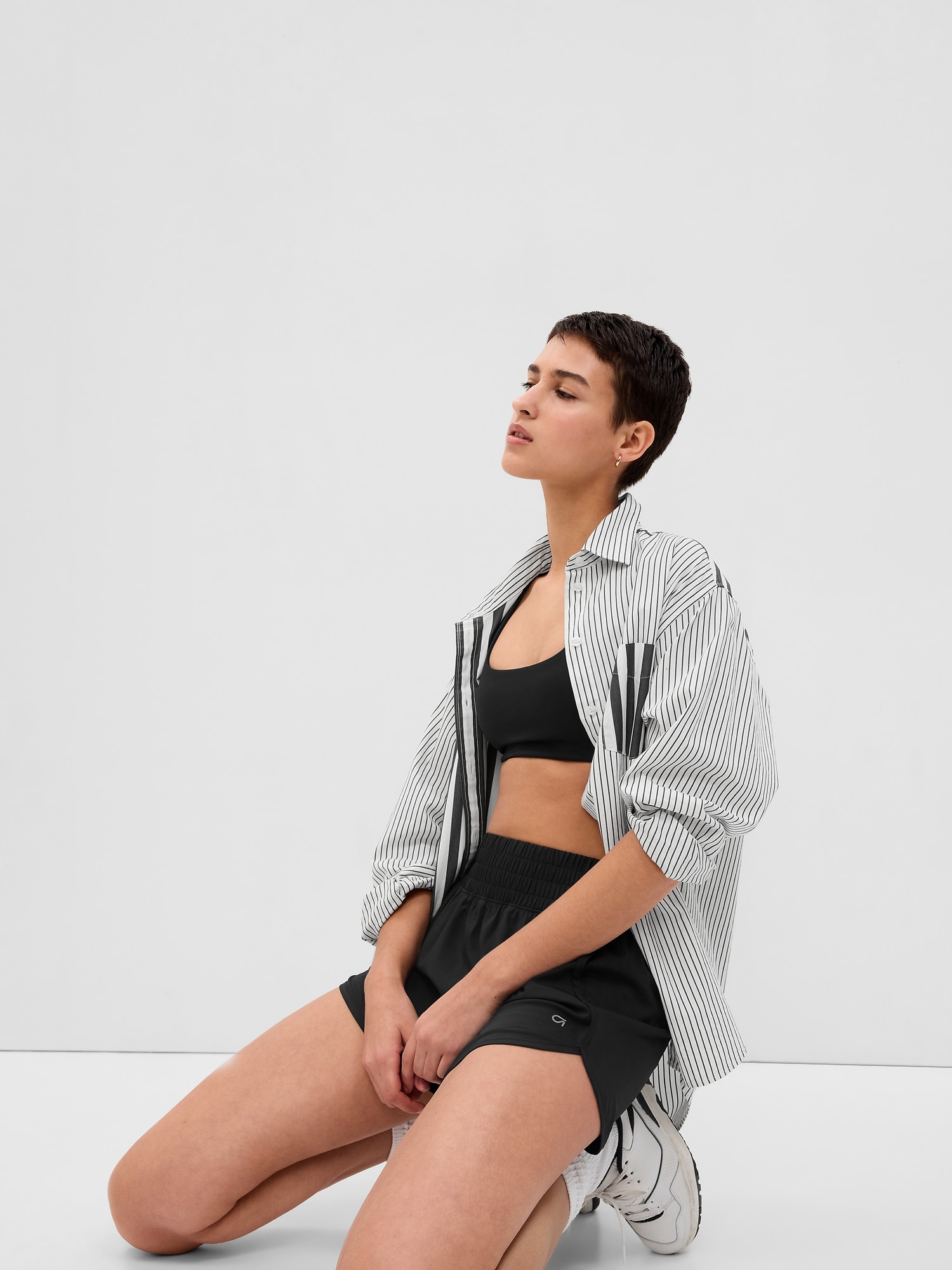 Pantaloni si pantaloni scurti pentru femei GAP - negru