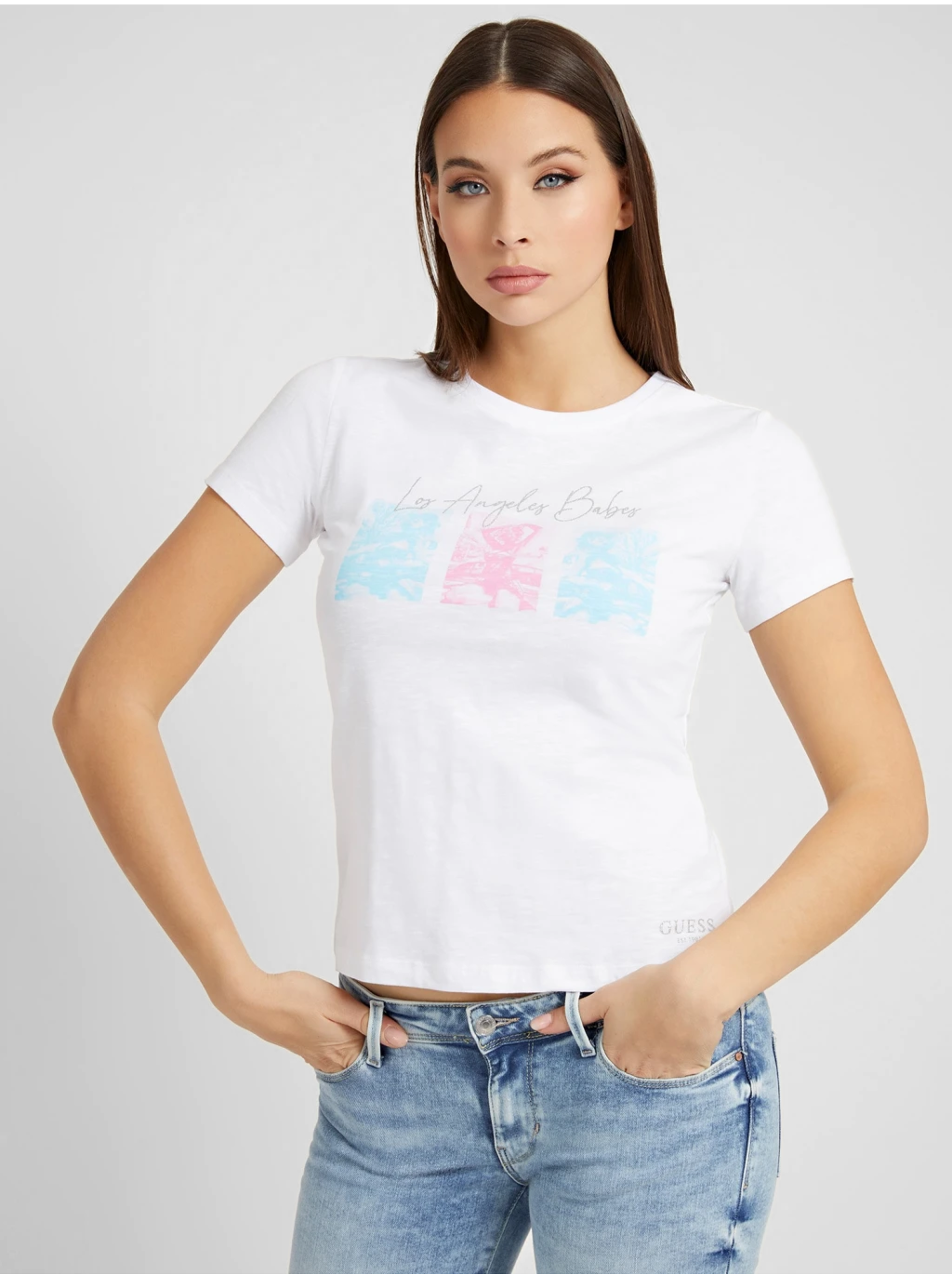 Levně Bílé dámské tričko Guess Alissia - Dámské