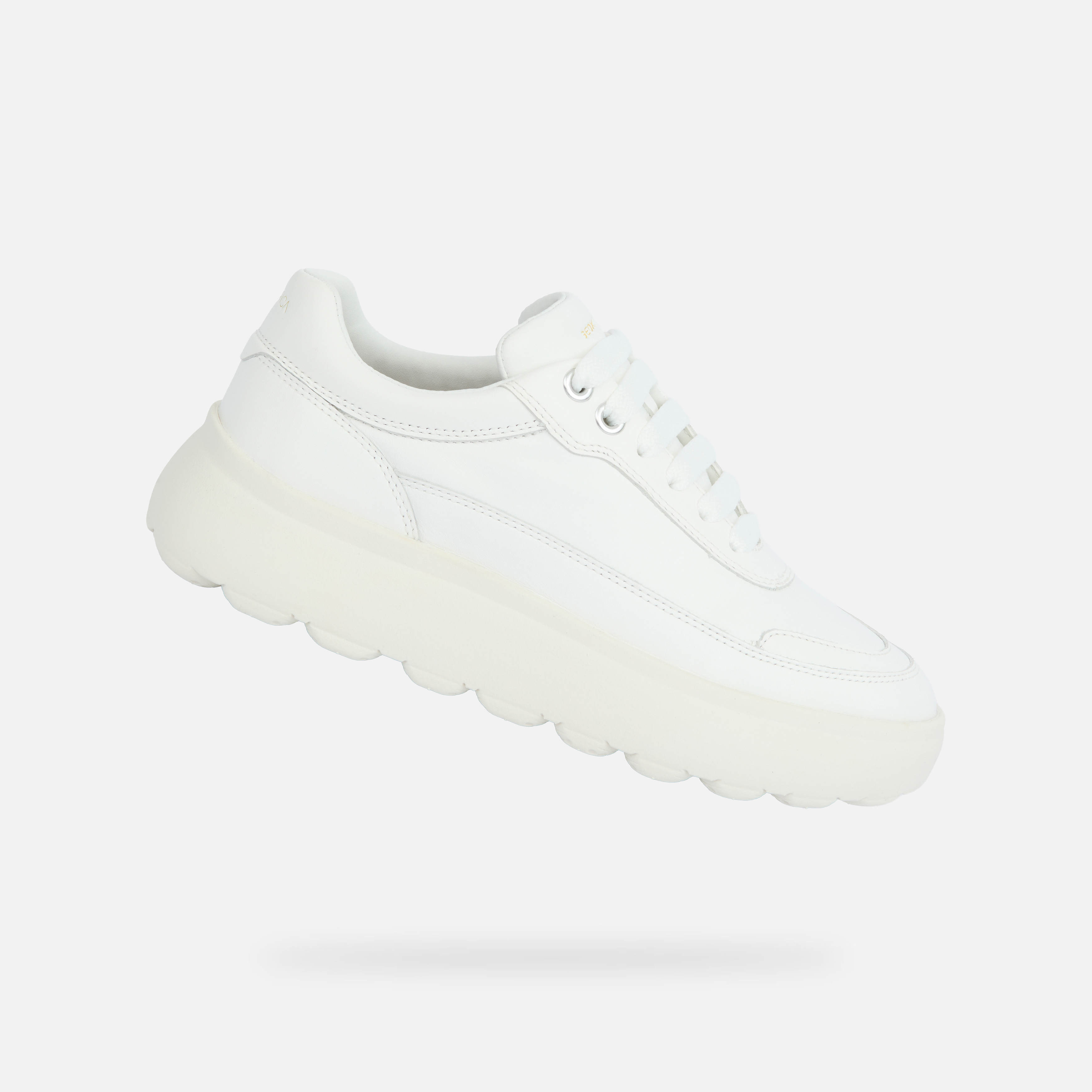 Бели дамски маратонки Geox Spherica EC4.1