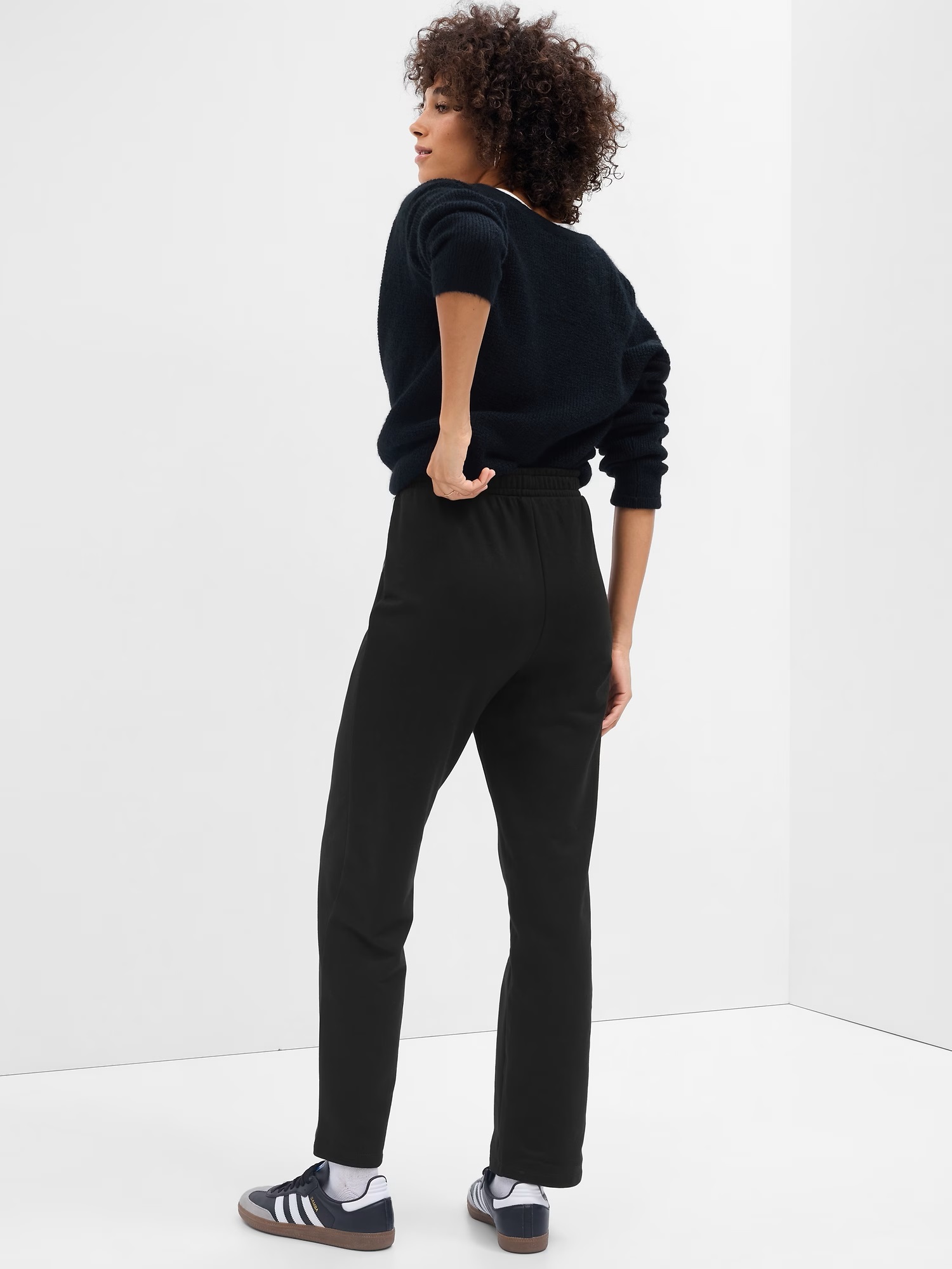 Pantaloni sport pentru femei GAP - negru