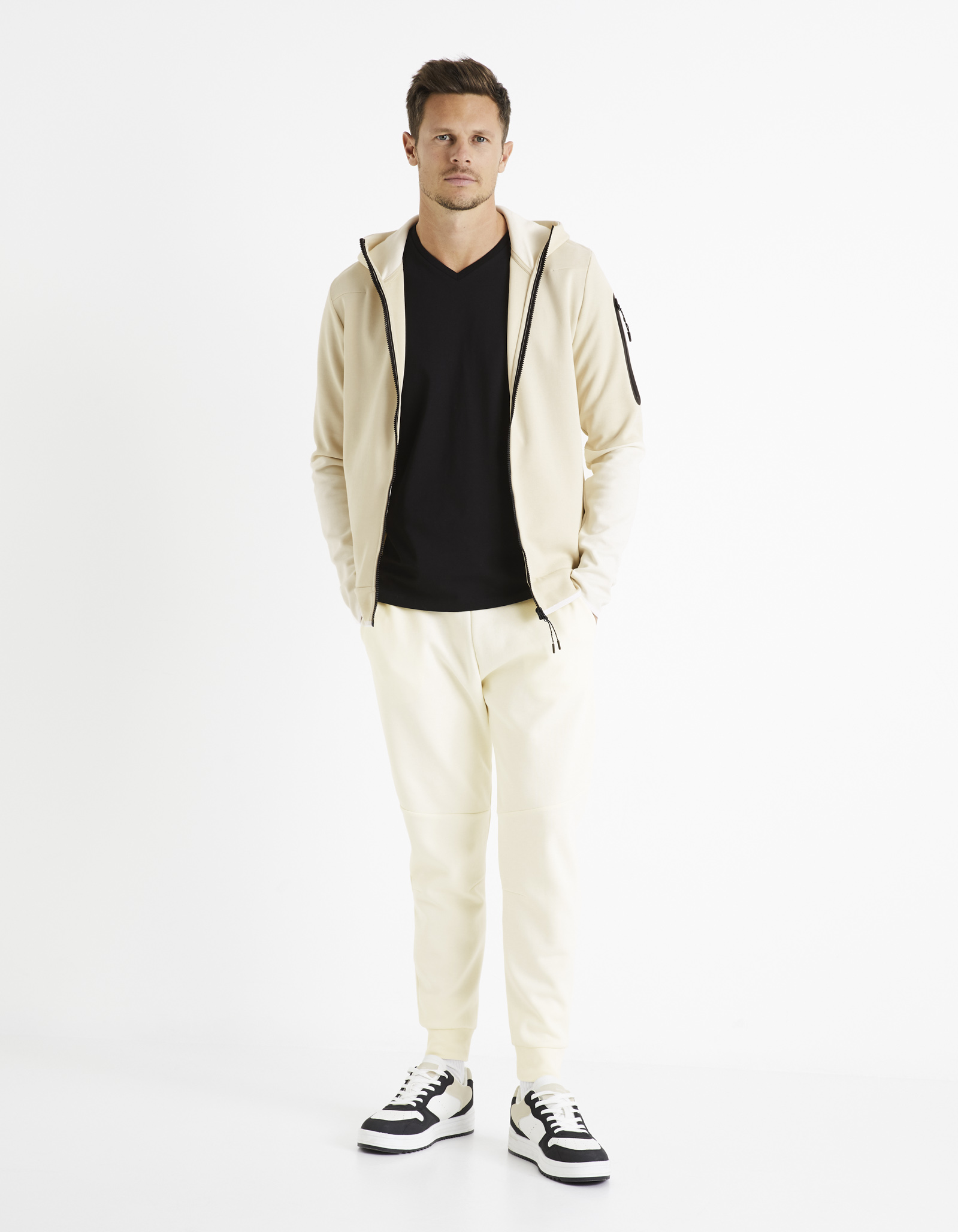 Pantaloni si pantaloni scurti pentru barbati Celio - crem