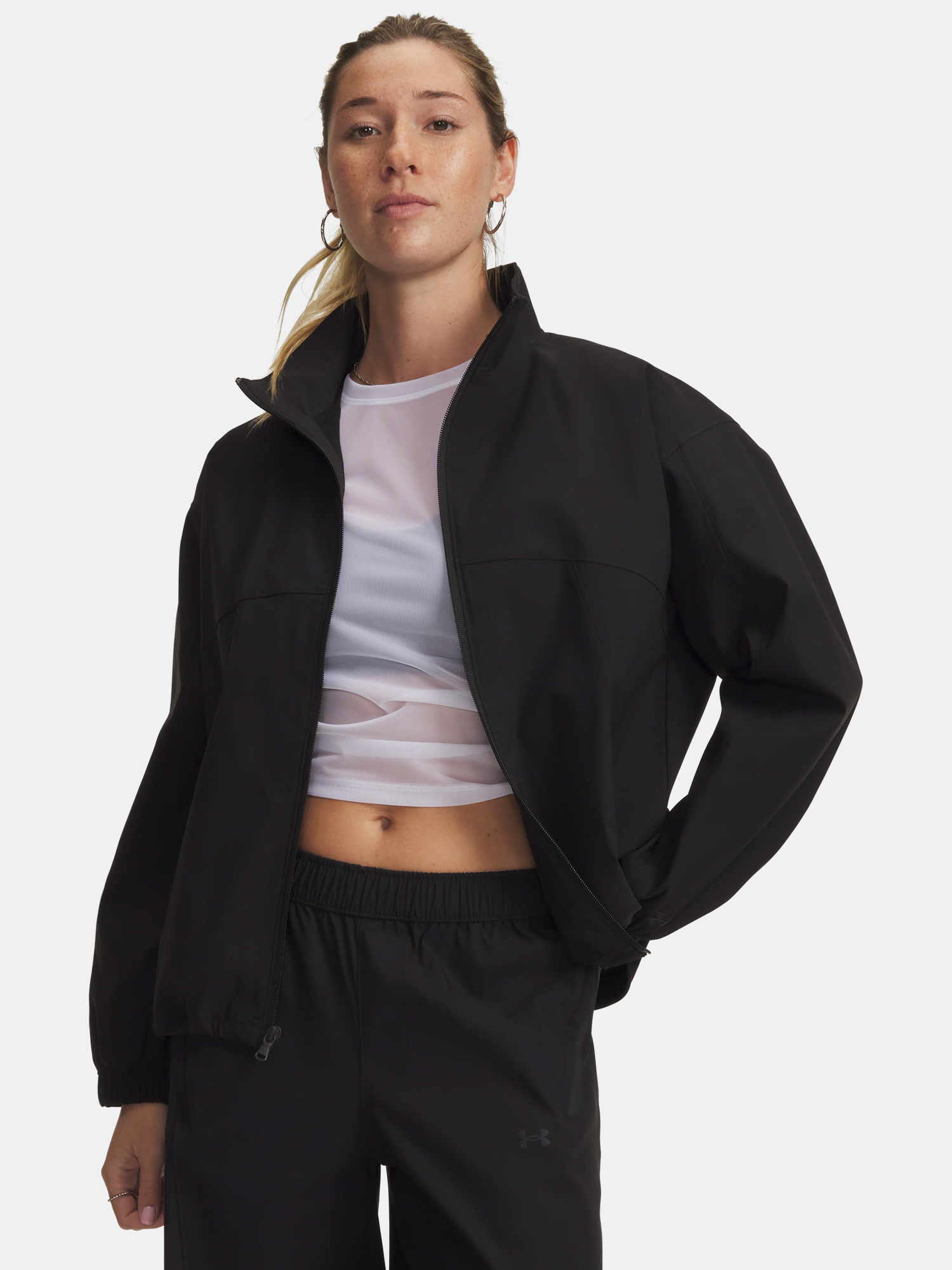 Under Armour: pentru femei hanorac care durează ani de zile